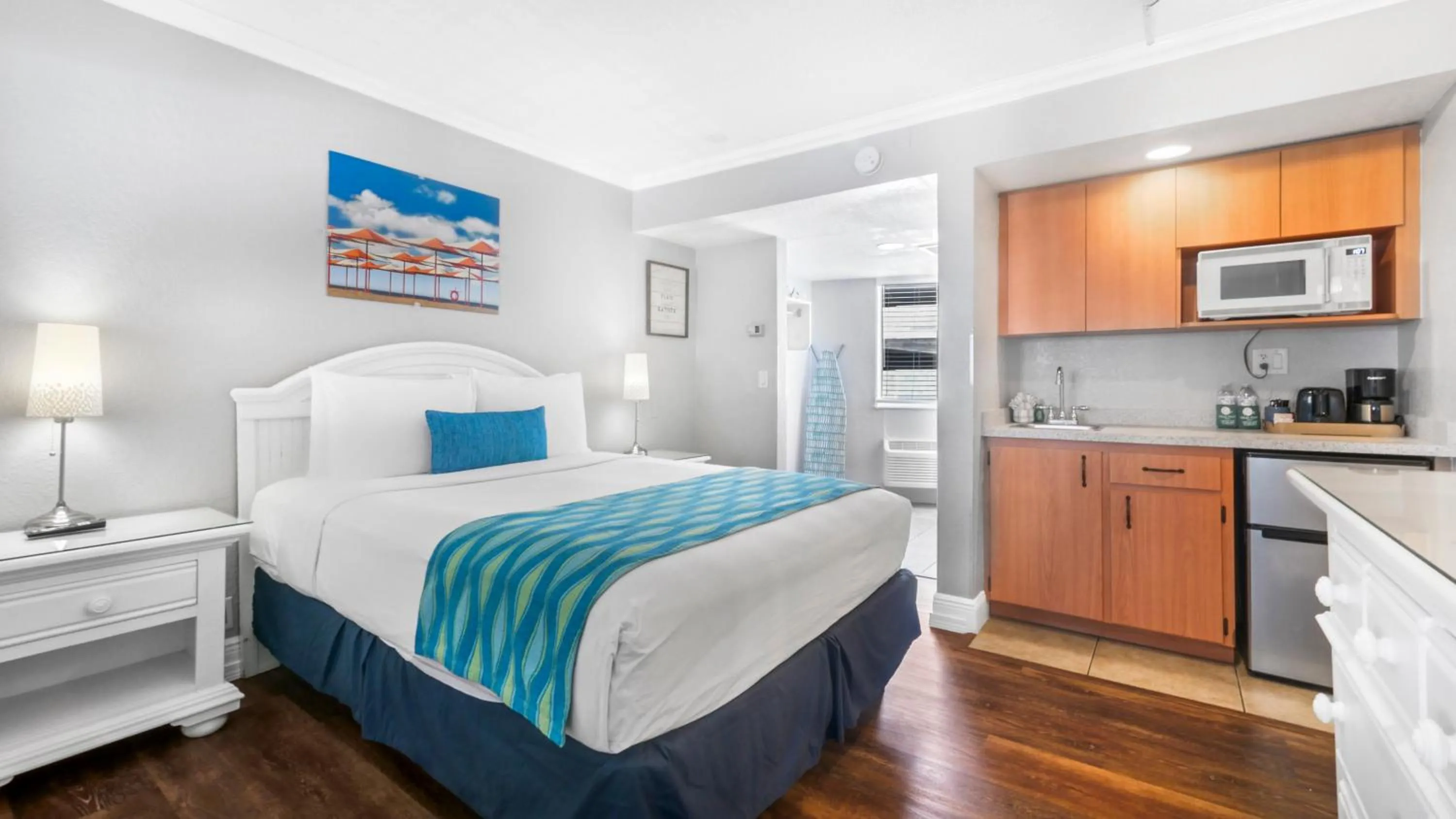 Bed in Pelican Pointe Clearwater Beach Hotel