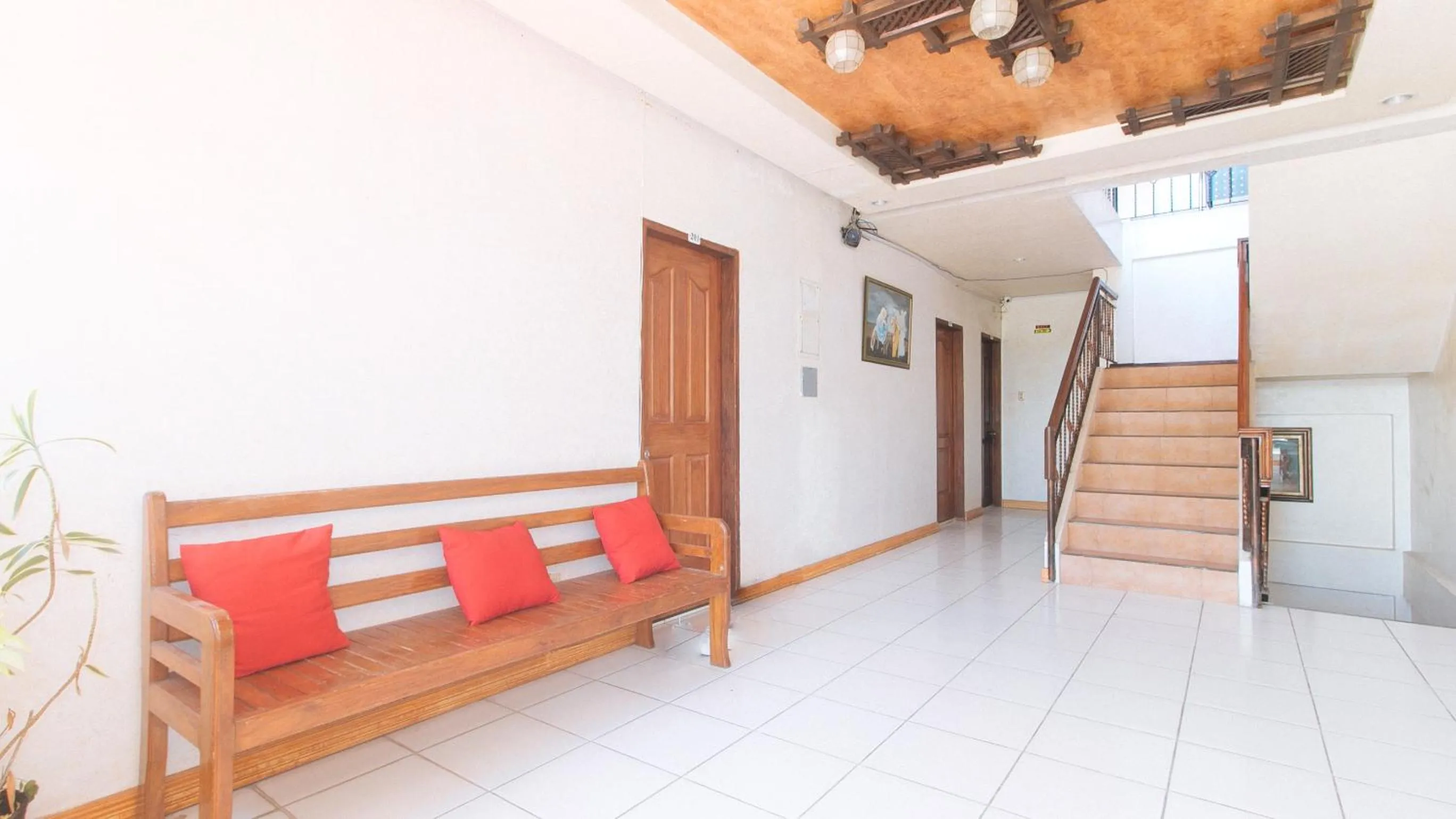 Property building in RedDoorz at Coco Grove Tourist Inn