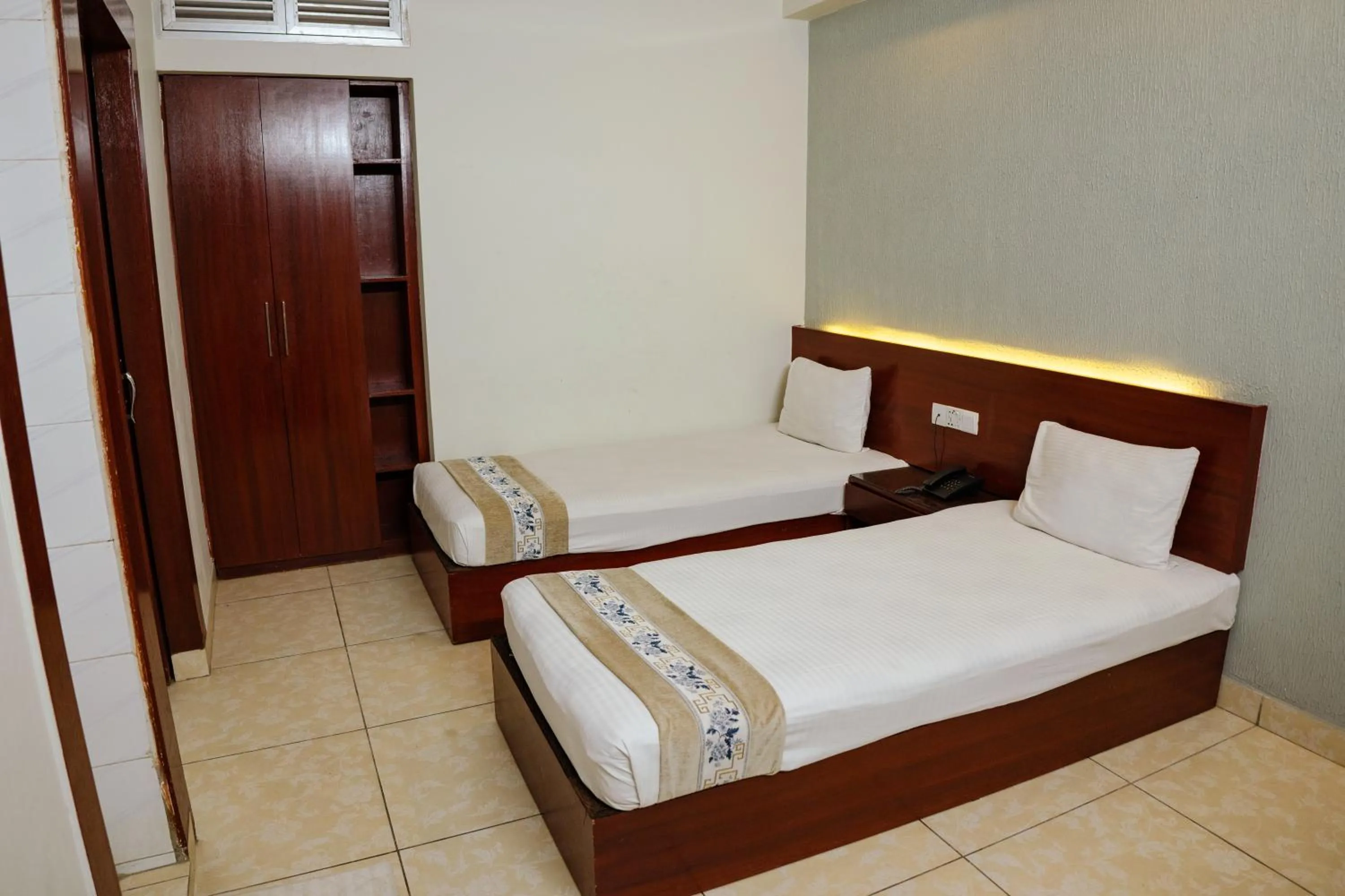 Bed in Laguna Beach Hotel & Resort