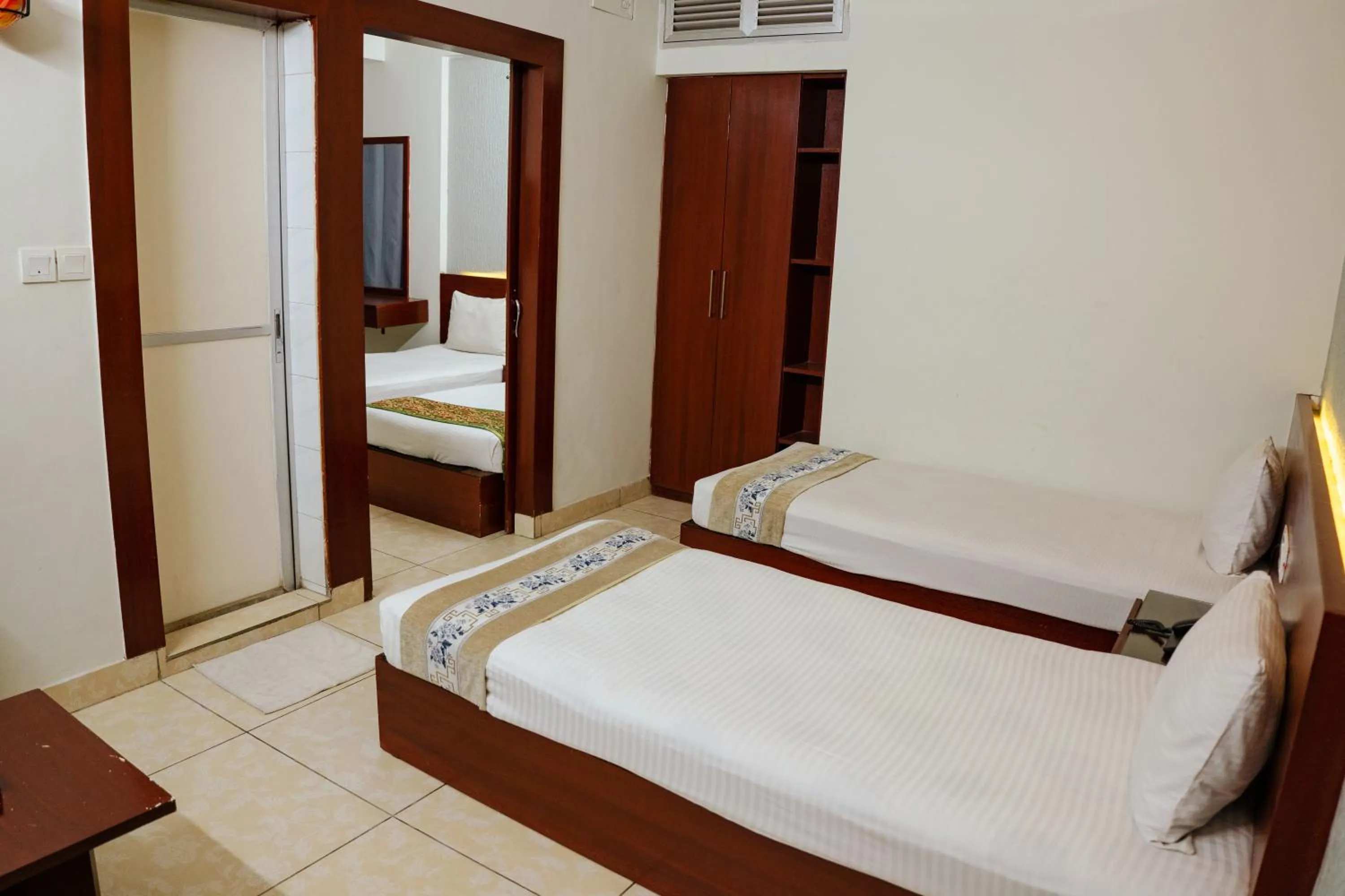 Bed in Laguna Beach Hotel & Resort