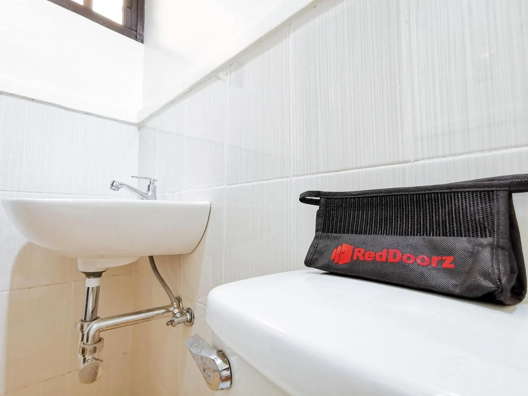 Bathroom in RedDoorz Plus near Ateneo de Davao