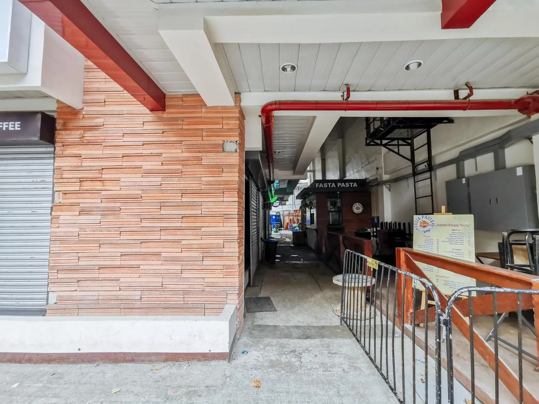 Facade/entrance in RedDoorz Plus near Ateneo de Davao