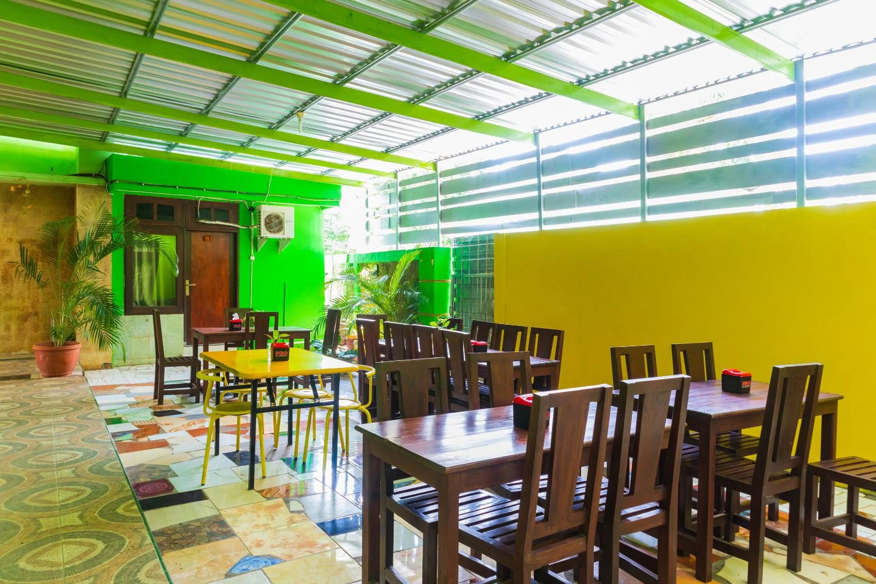 Other in Super OYO 1682 Greenia Hotel