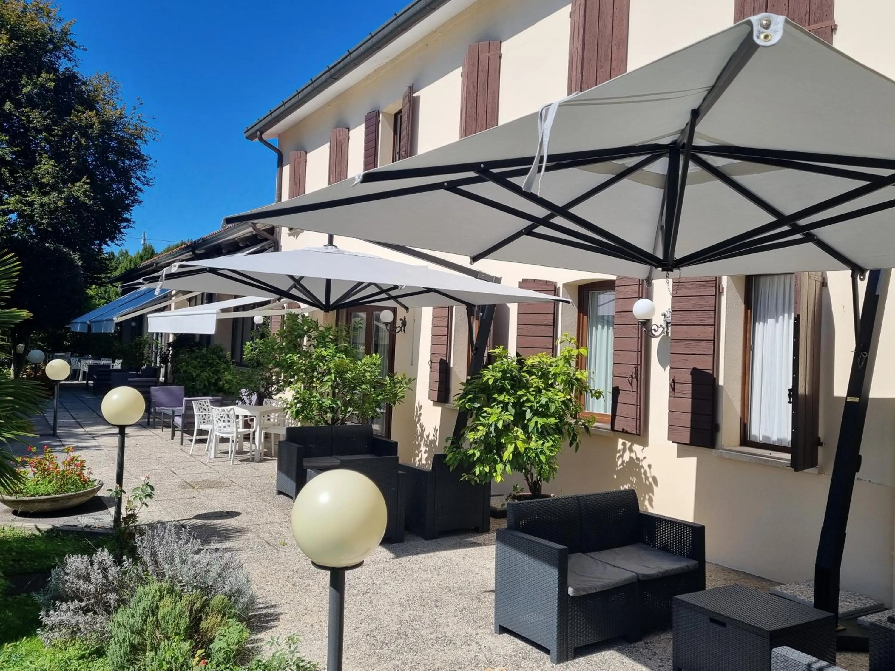 Property building in Hotel Piroga Padova