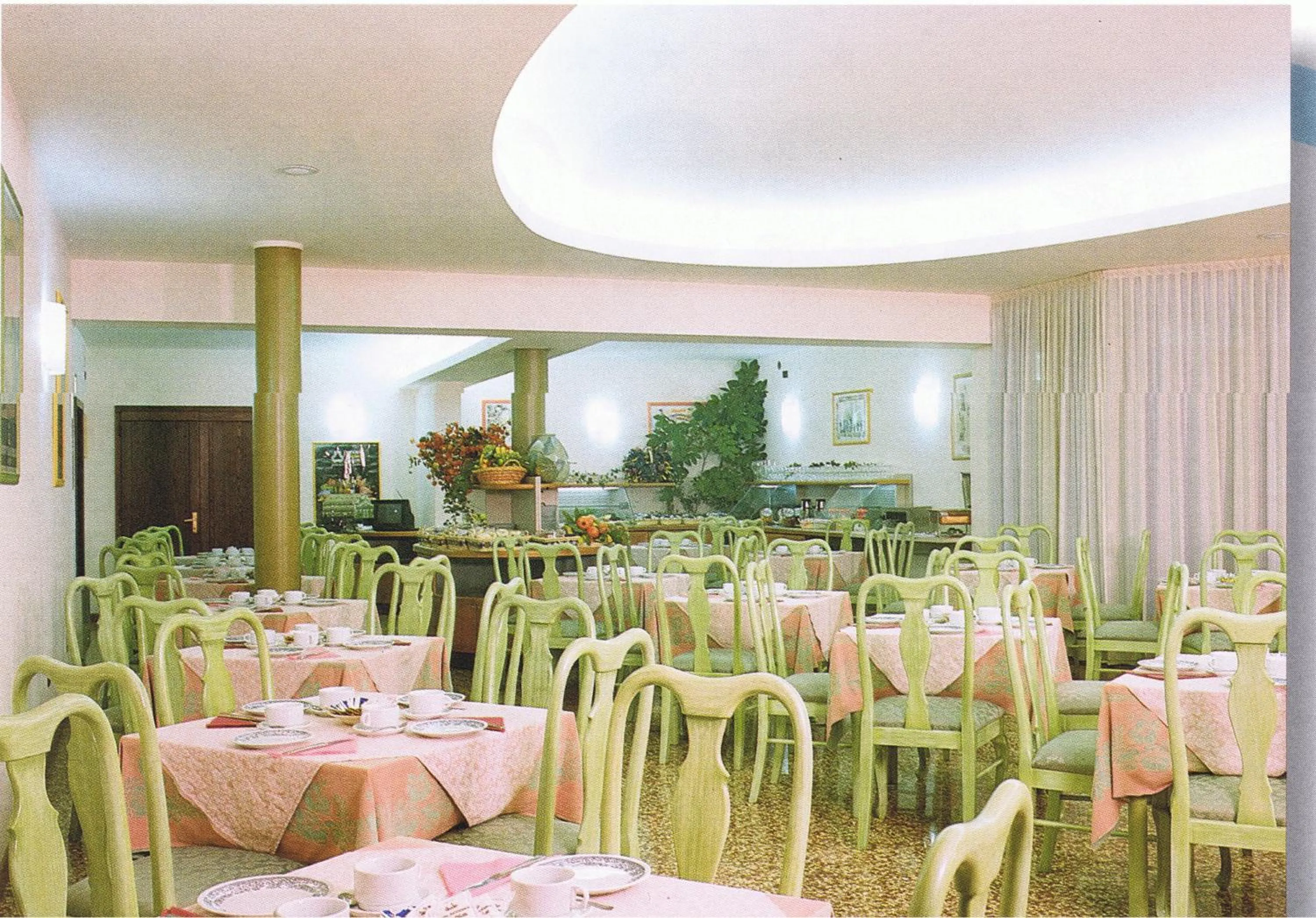 Restaurant/places to eat in Hotel Piroga Padova