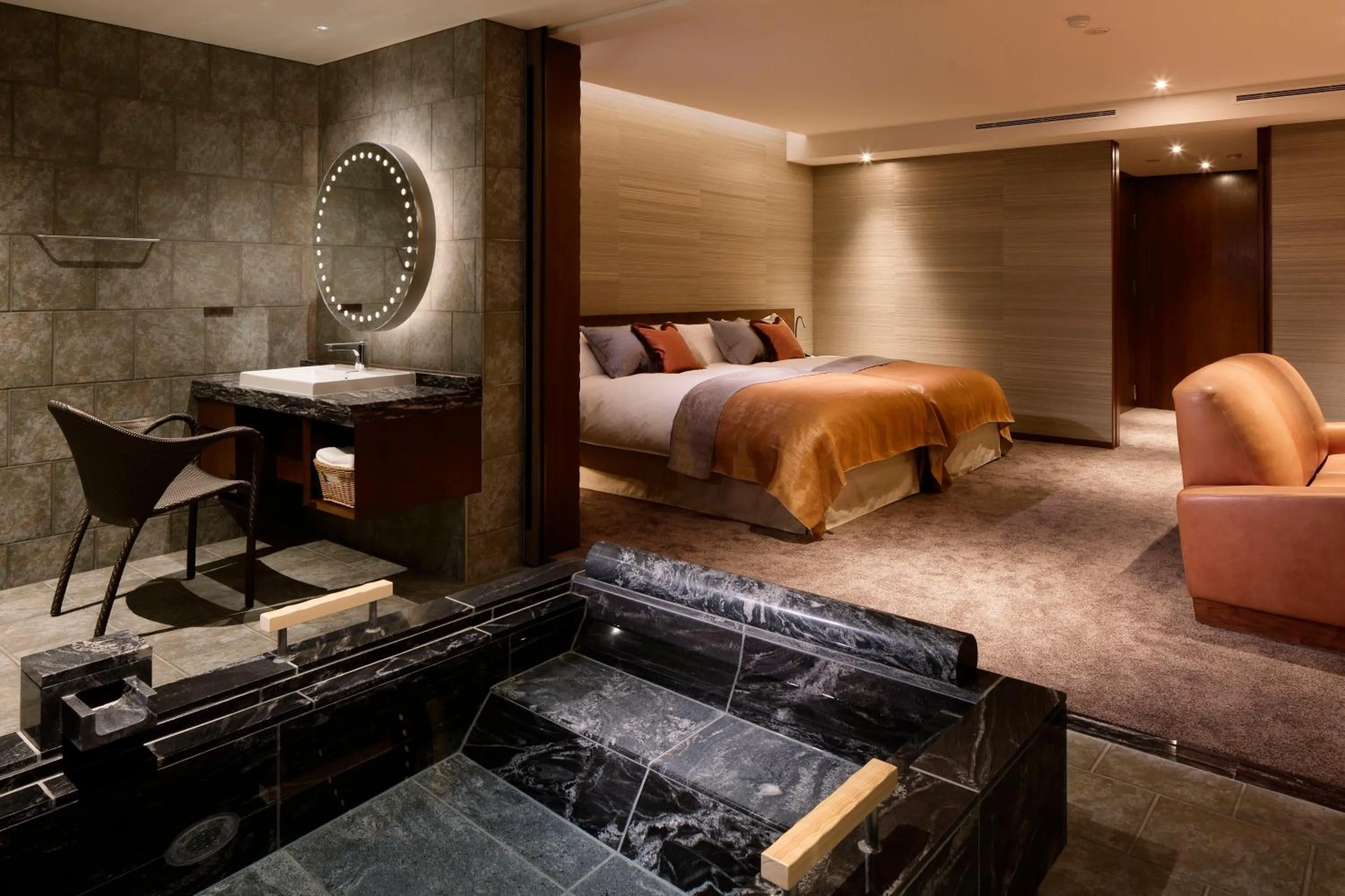 Hot Spring Bath, Bed in THE HIRAMATSU HOTELS & RESORTS ATAMI