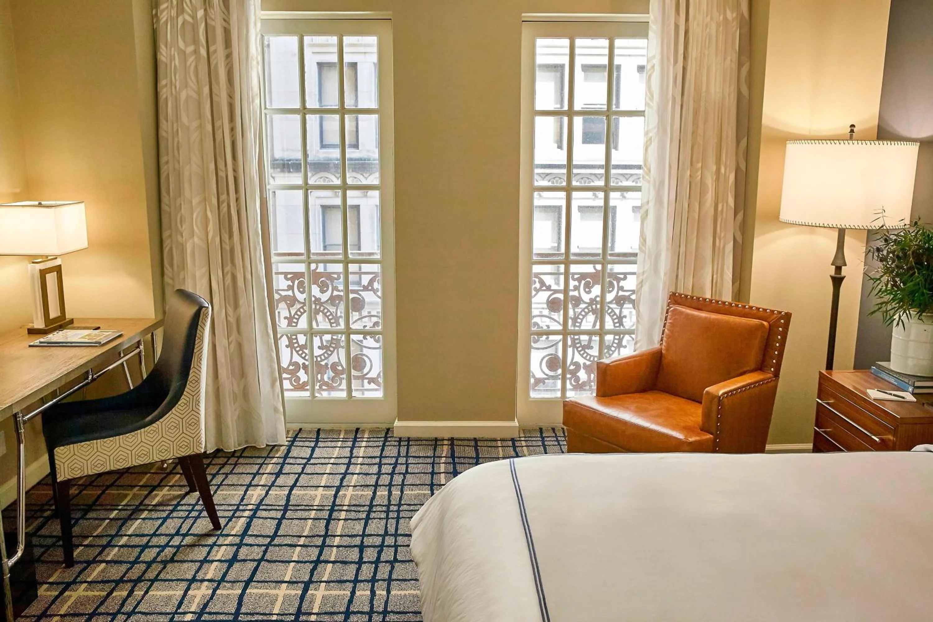 Photo of the whole room, Bed in The Adolphus, Autograph Collection