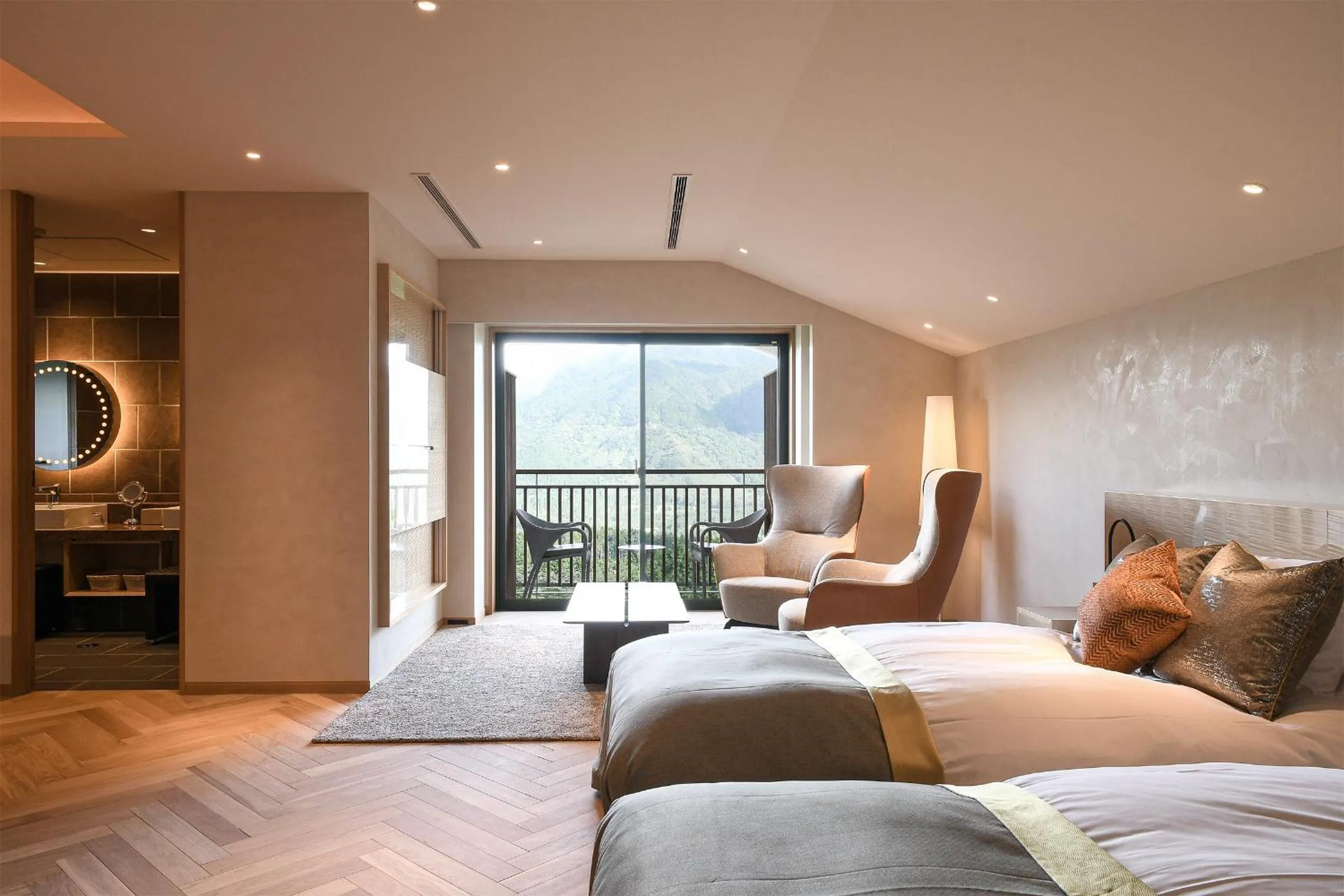 Living room, Bed in THE HIRAMATSU HOTELS & RESORTS SENGOKUHARA HAKONE