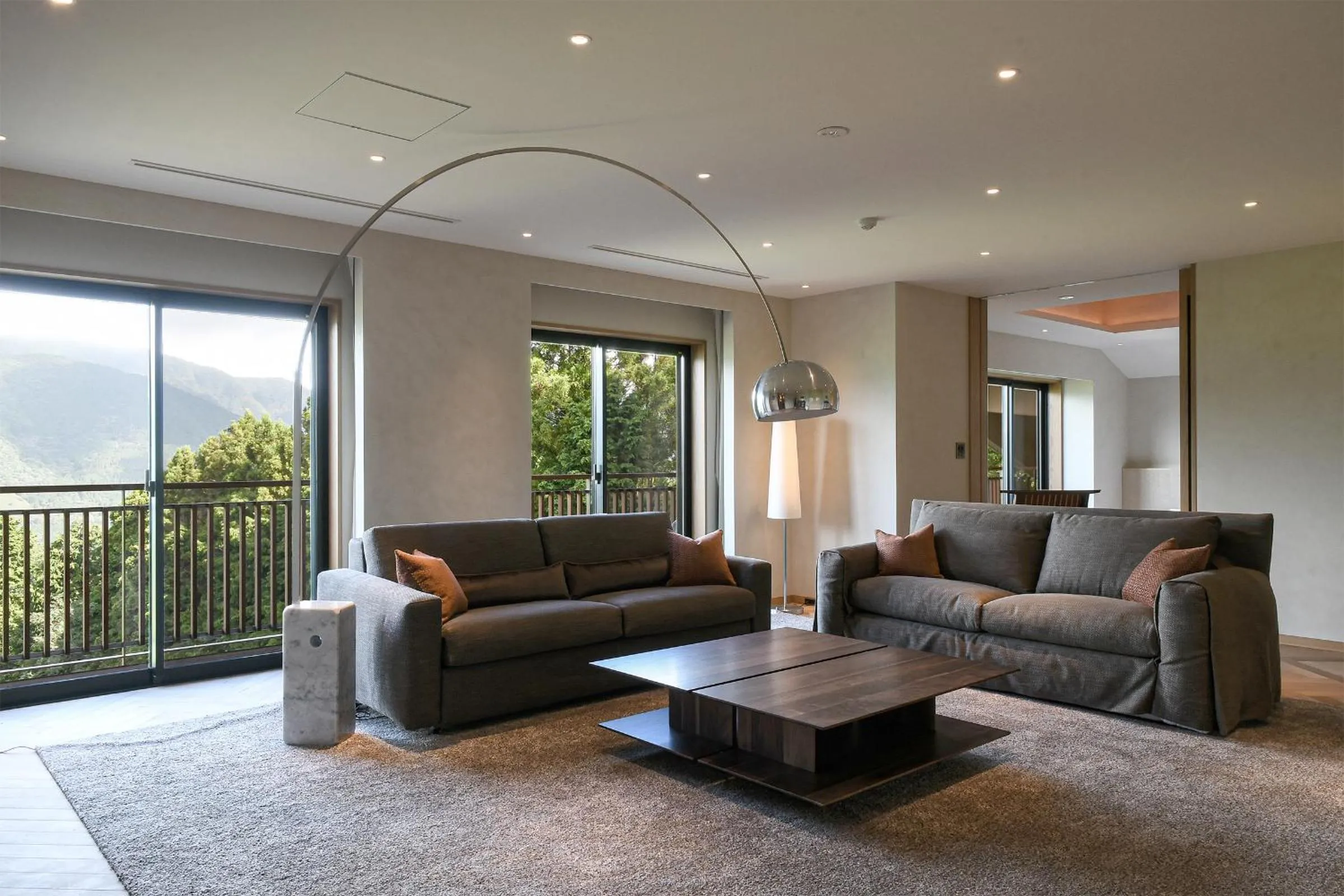 Living room in THE HIRAMATSU HOTELS & RESORTS SENGOKUHARA HAKONE
