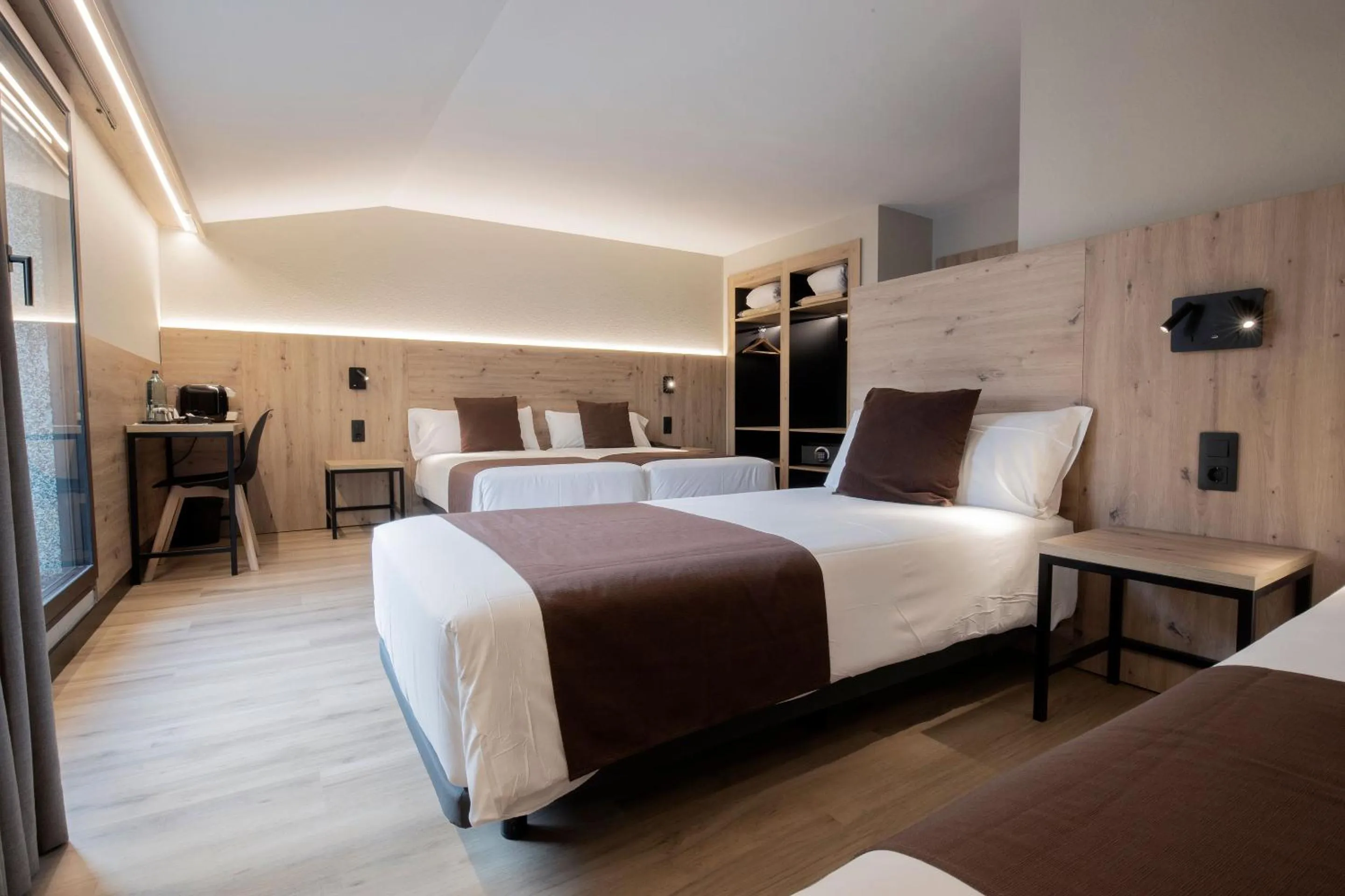 Bed in Hotel Comtes d'Urgell by Nexta