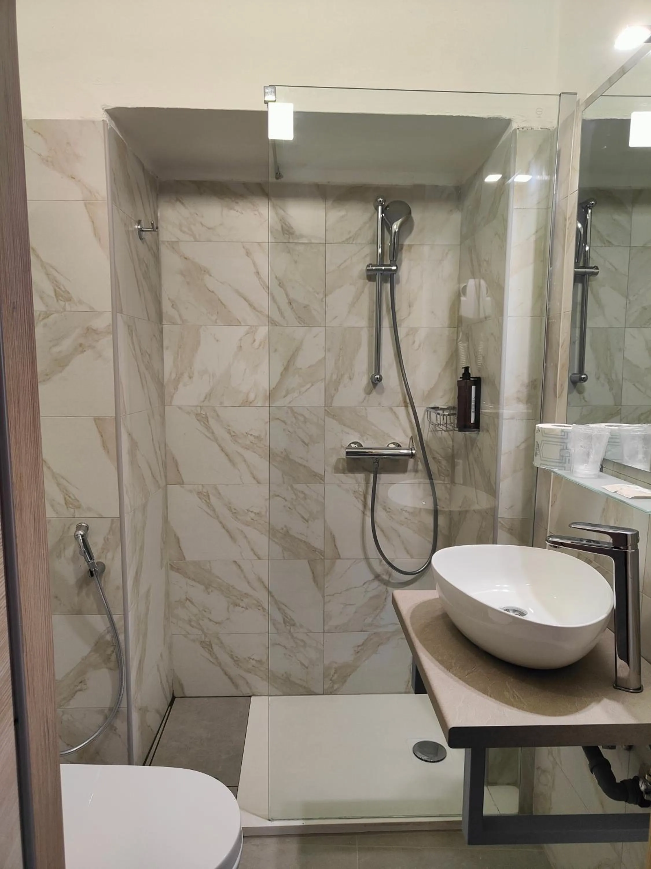 Bathroom in Hotel Romano