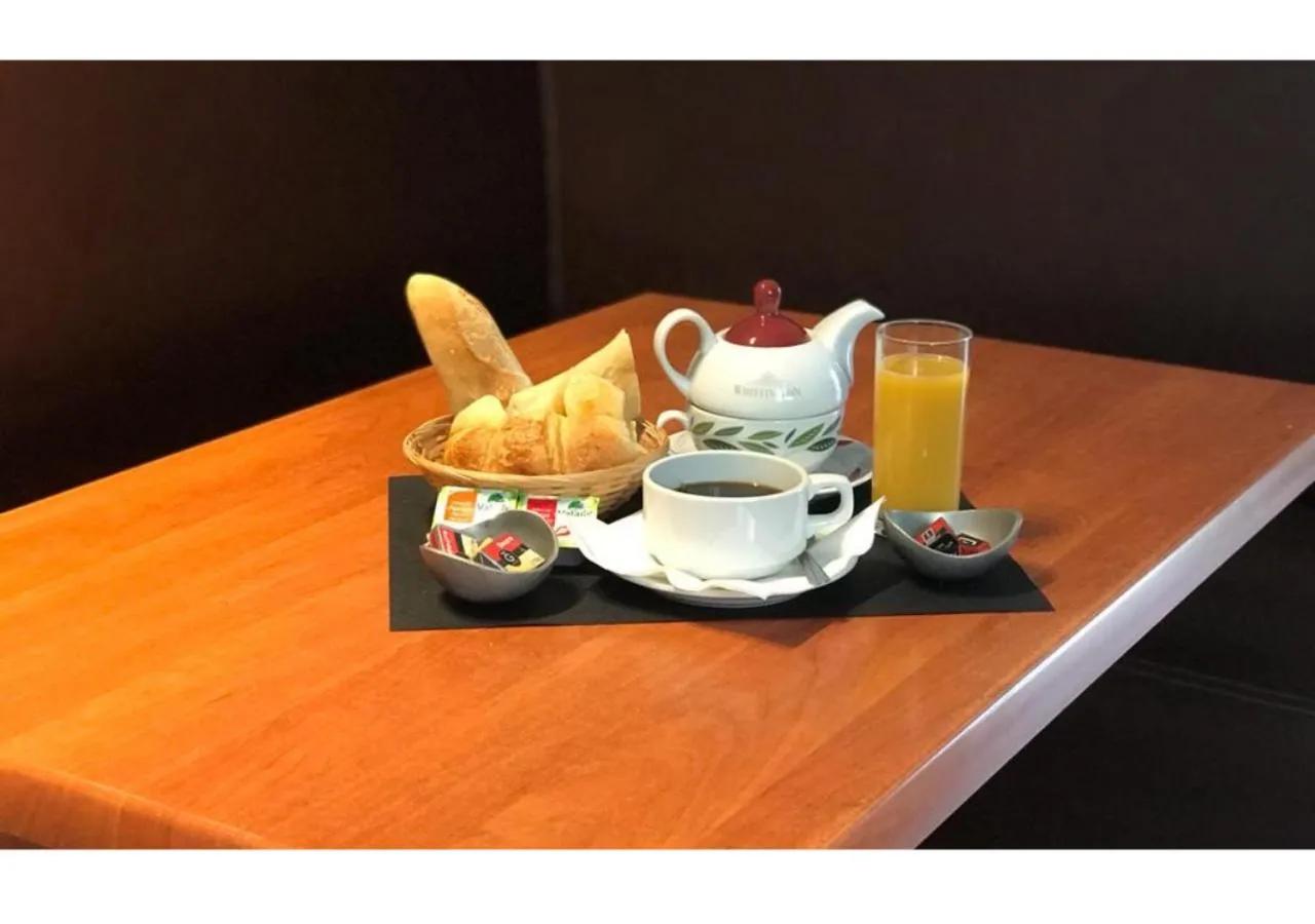 Breakfast in BAR HOTEL DU CENTRE (BDC)