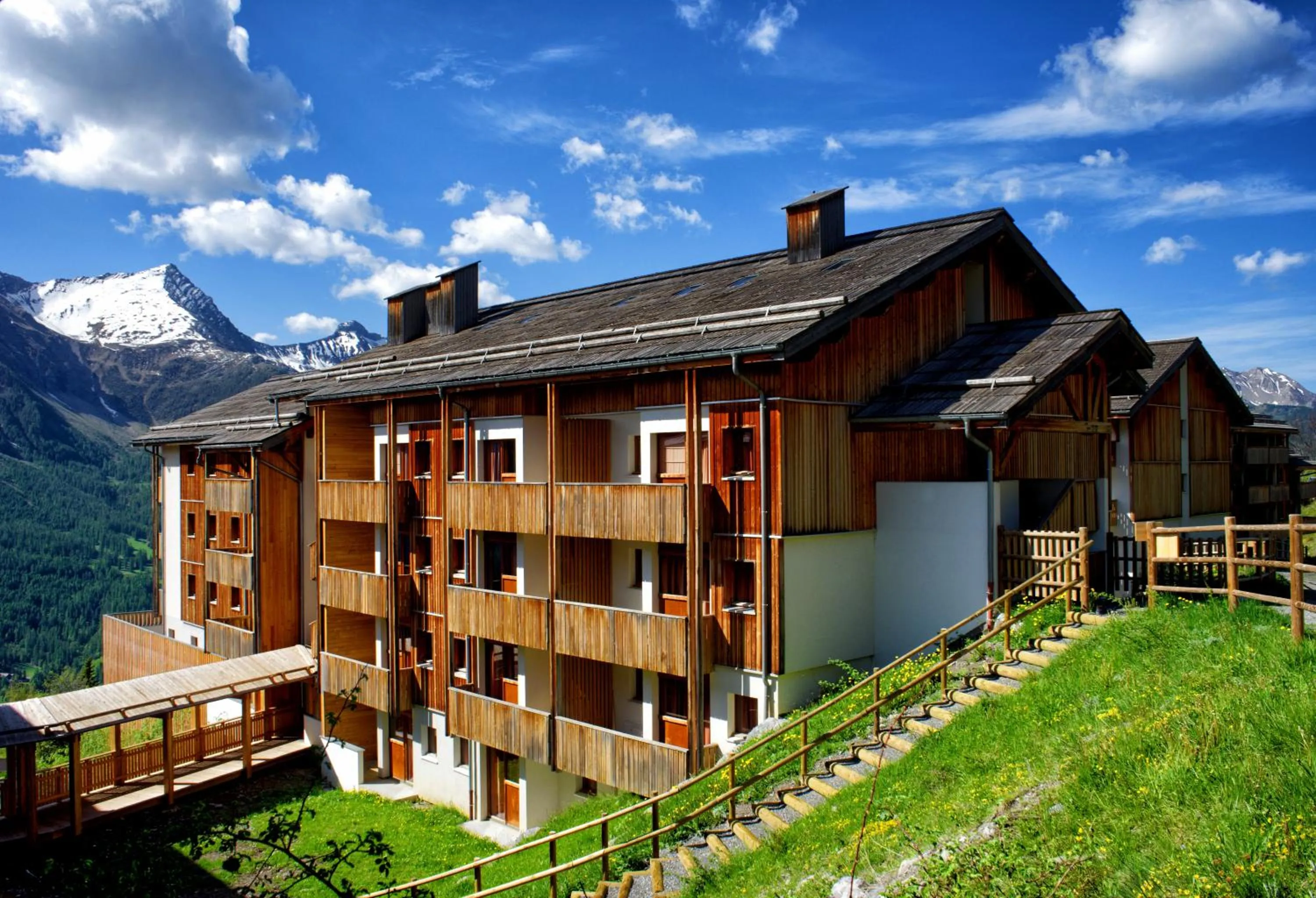 Property building in Résidence Vacancéole - Les Etoiles d'Orion