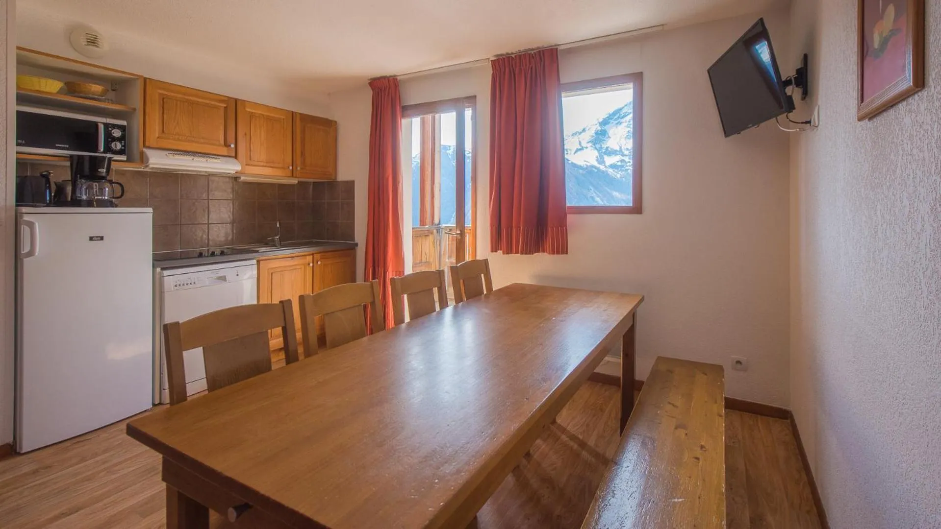 Communal lounge/ TV room in Résidence Vacancéole - Les Etoiles d'Orion