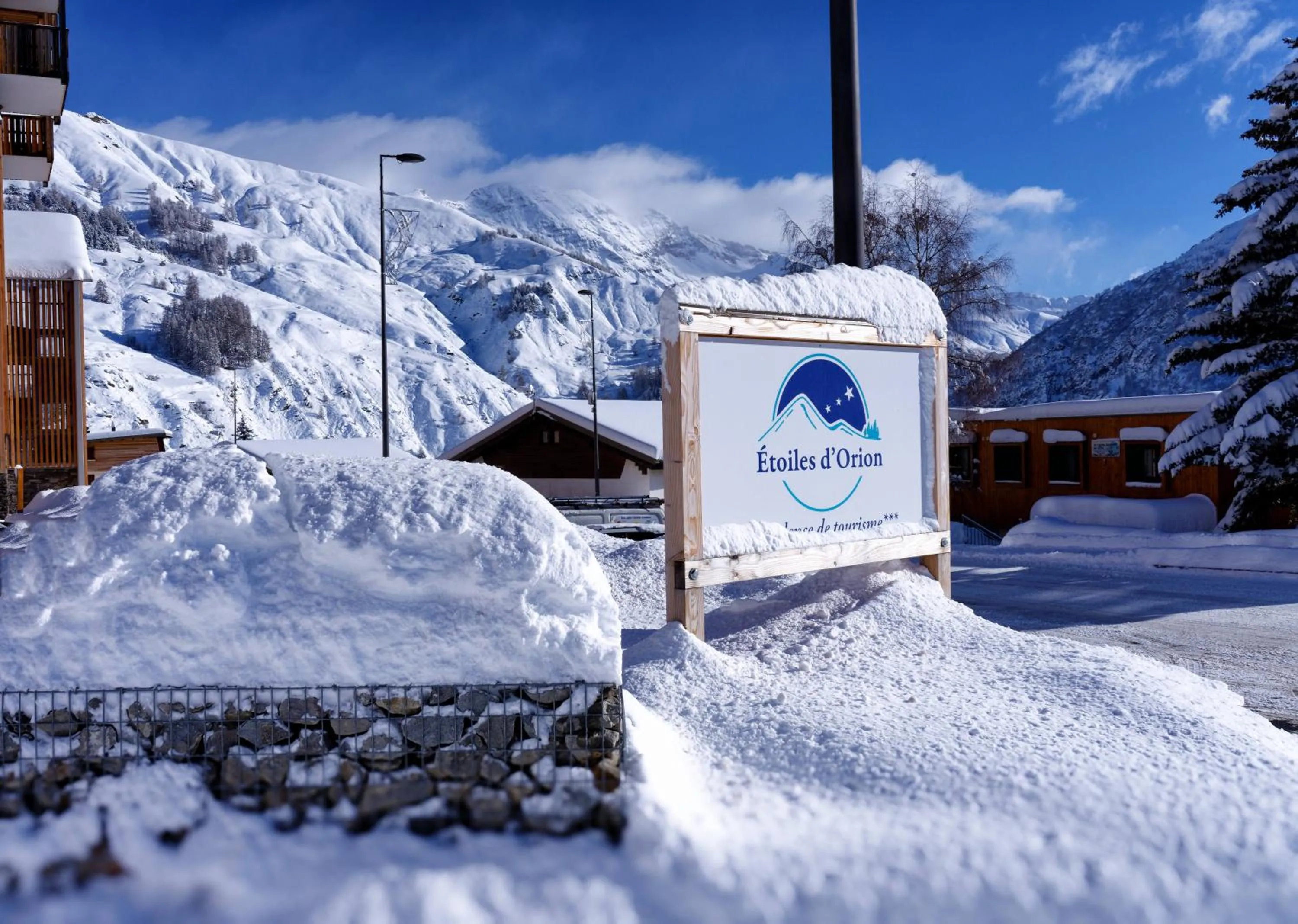 Property logo or sign in Résidence Vacancéole - Les Etoiles d'Orion