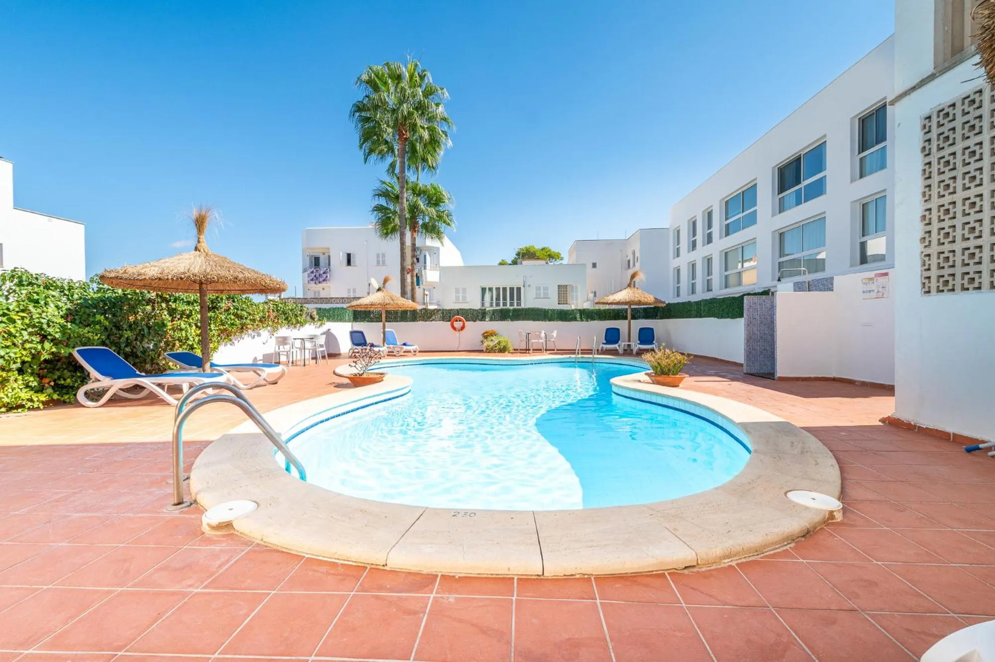 Day in Hotel Martorell by MHR