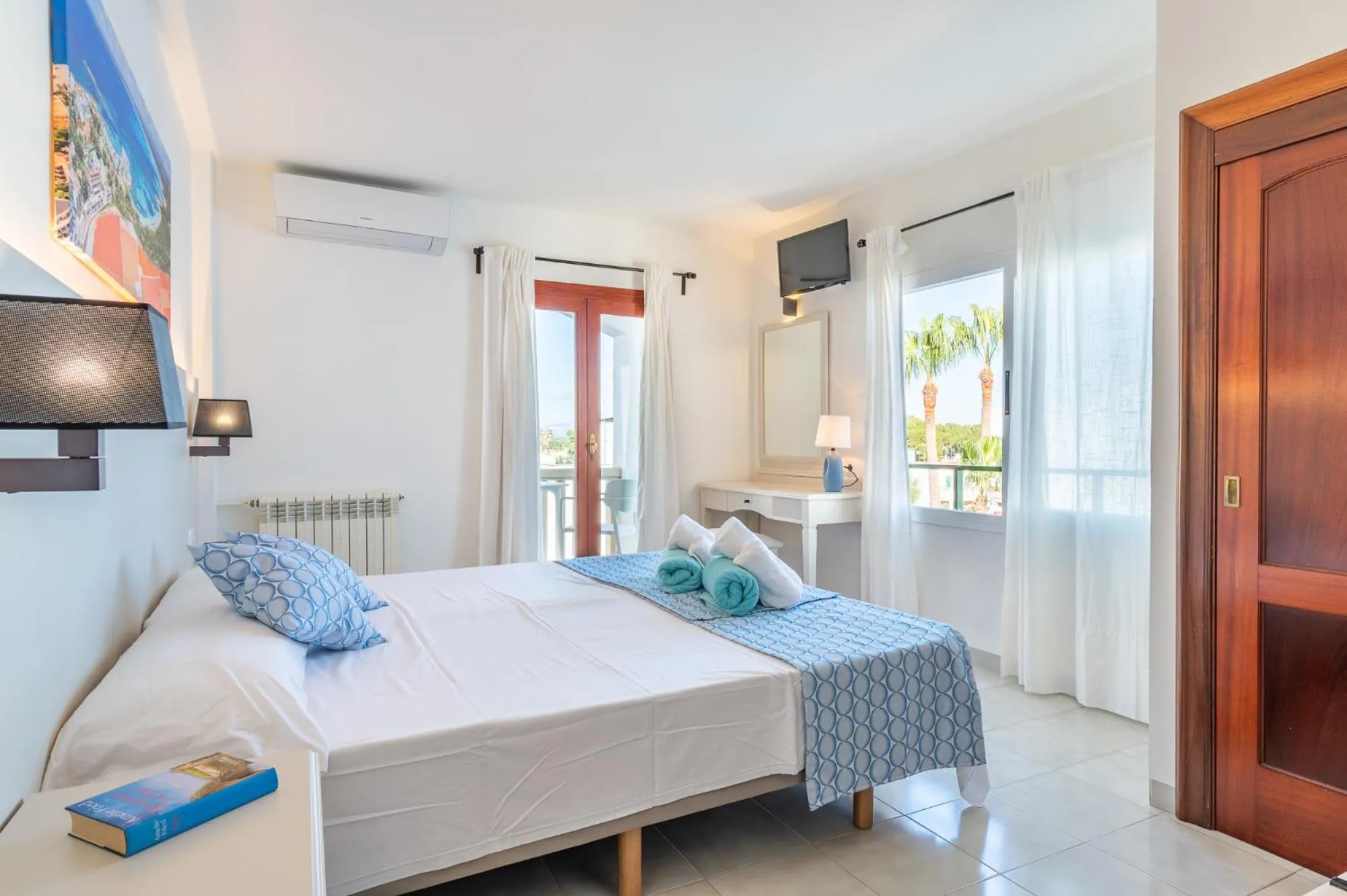 Bed in Hotel Martorell by MHR