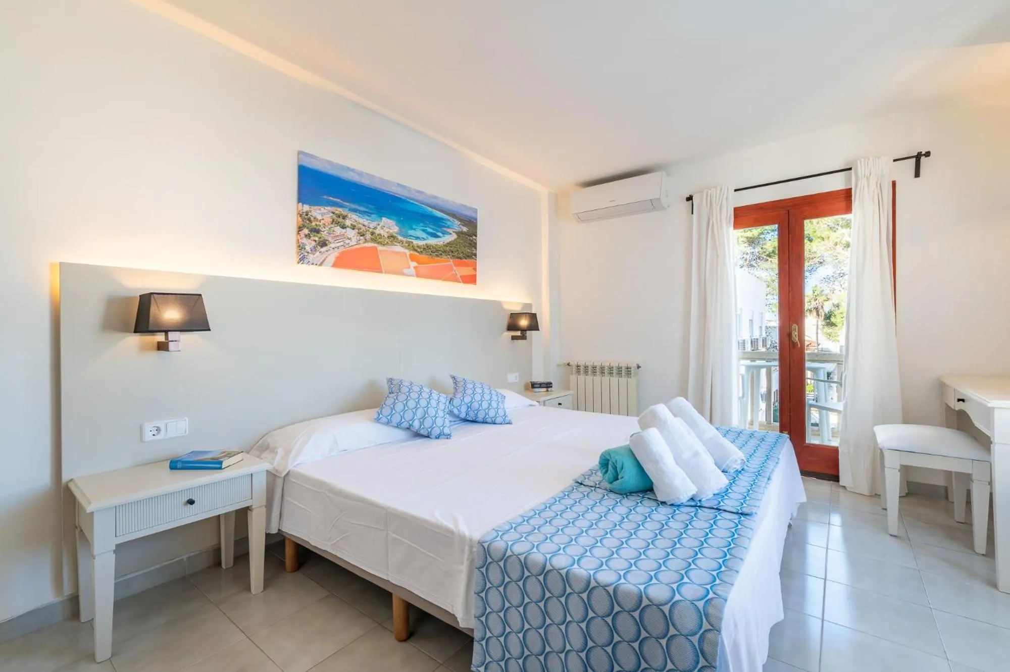 Bed in Hotel Martorell by MHR