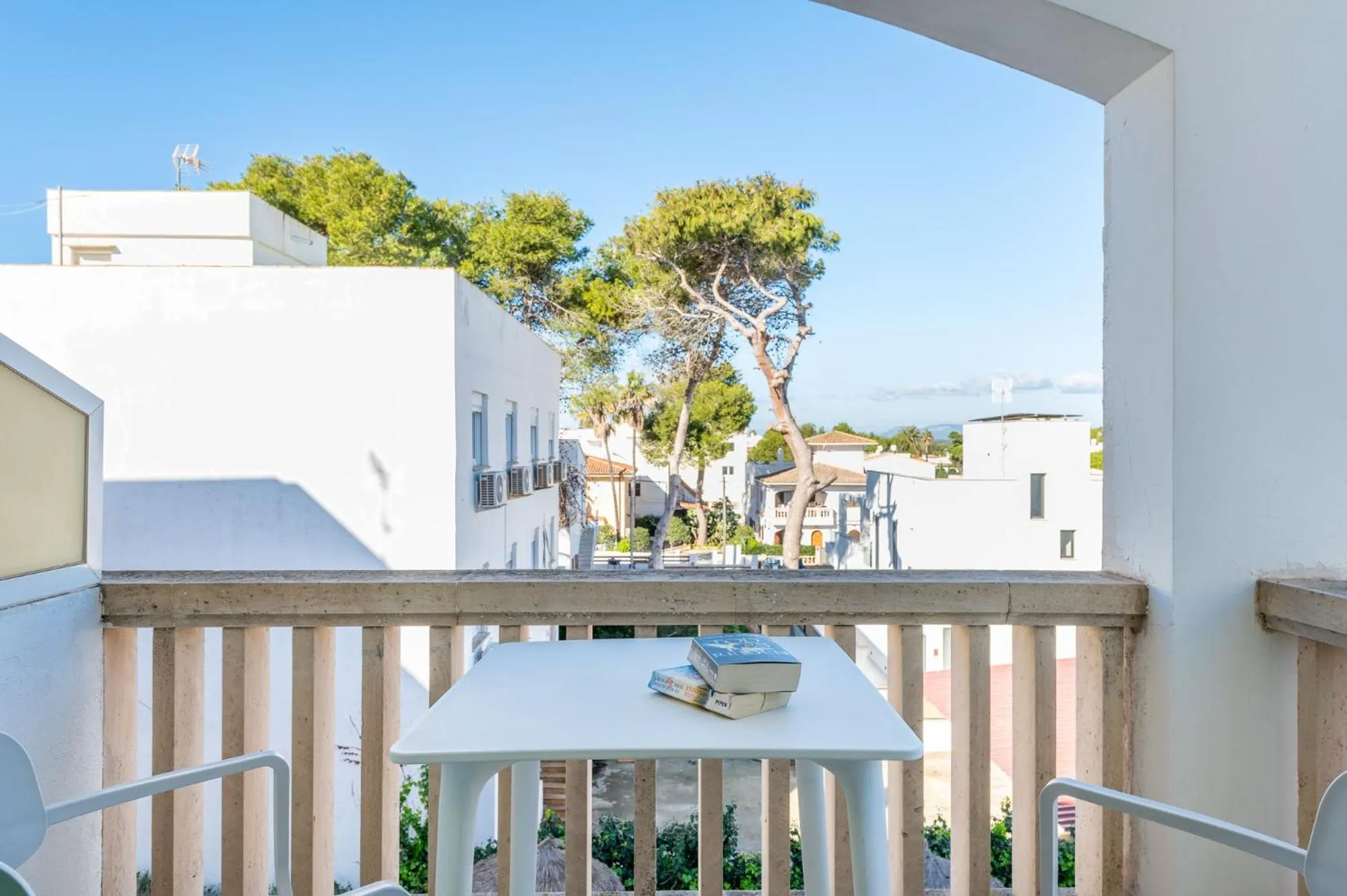 Day in Hotel Martorell by MHR