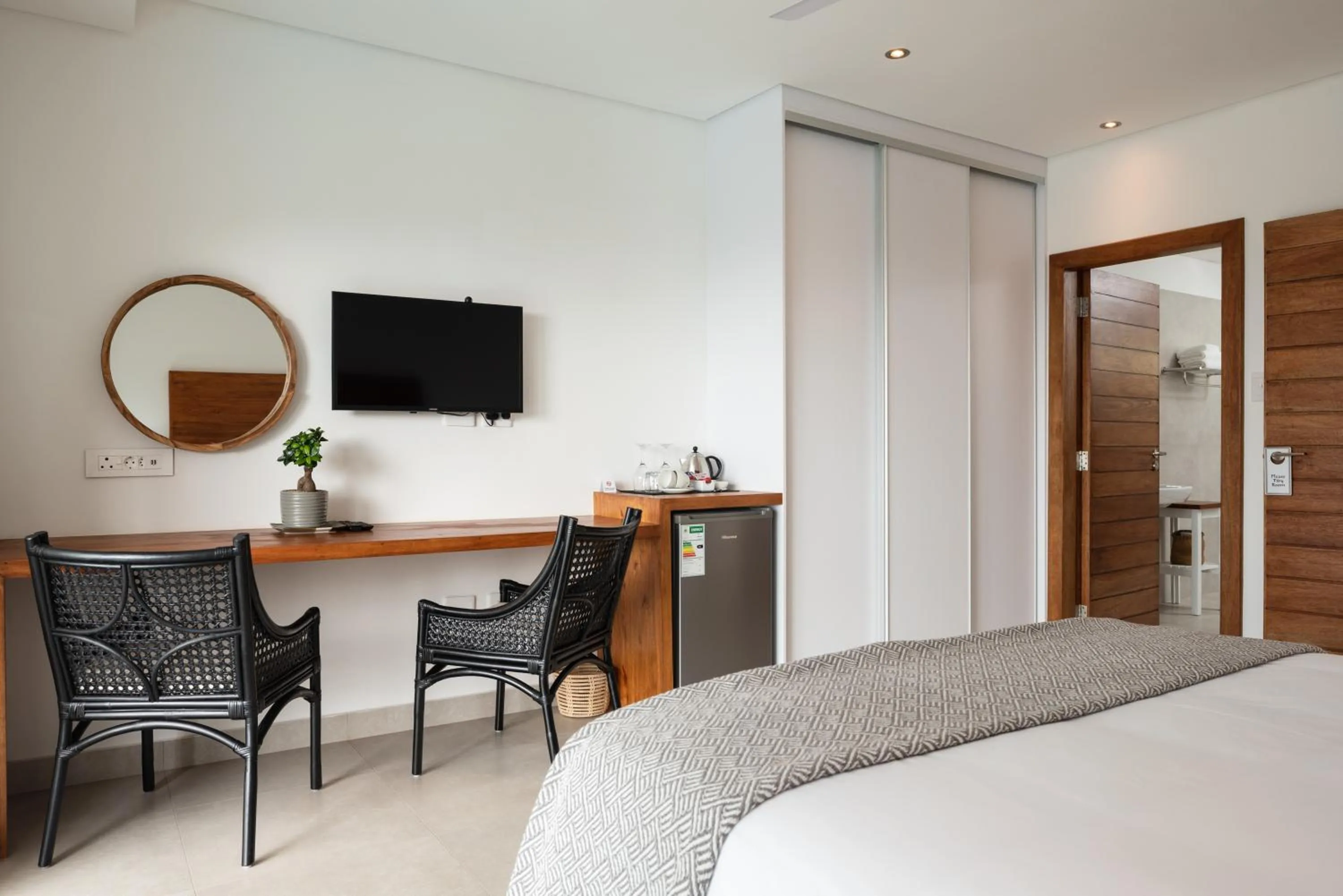 TV and multimedia in 5 On Lindsay