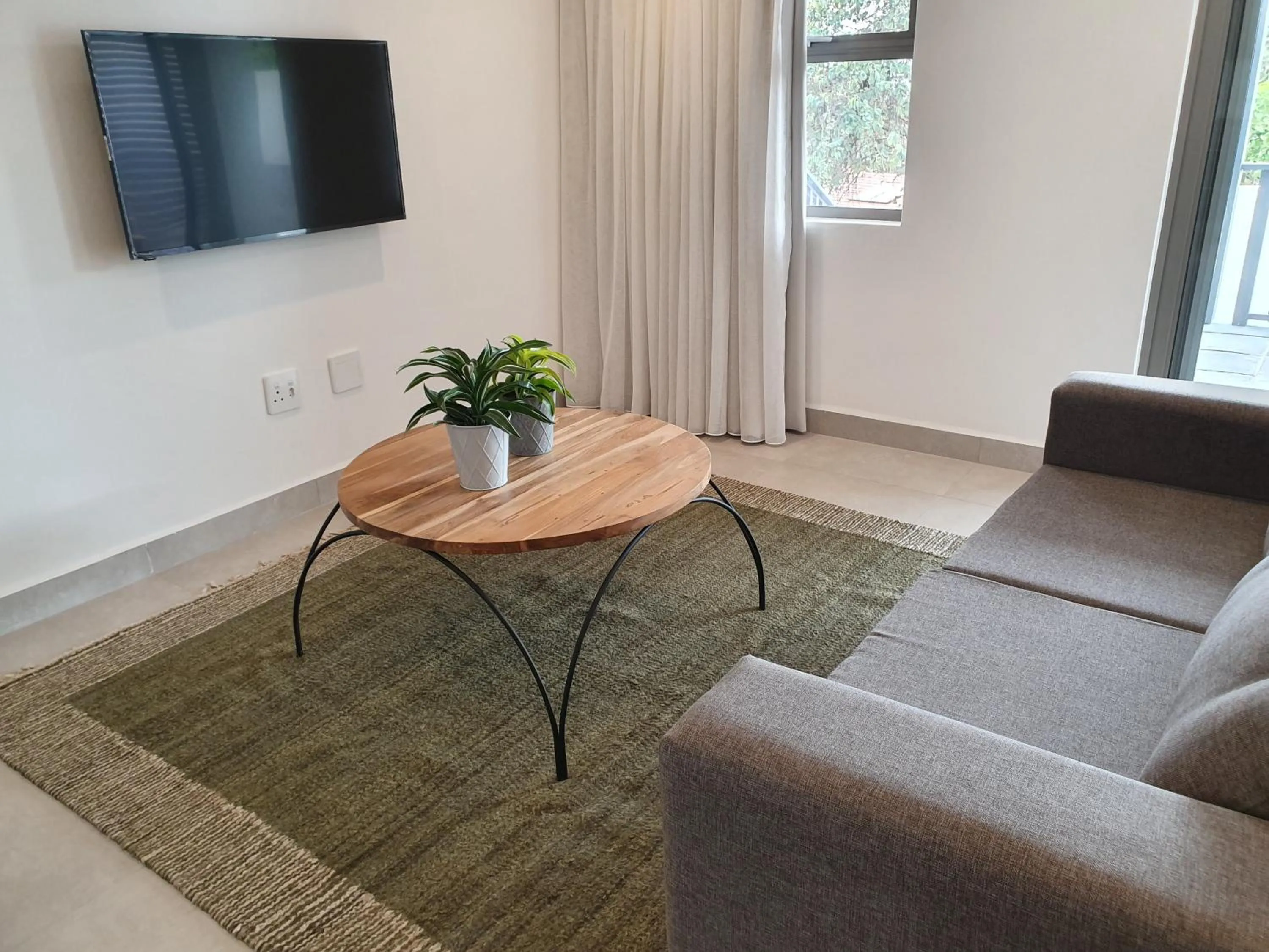 Living room in 5 On Lindsay