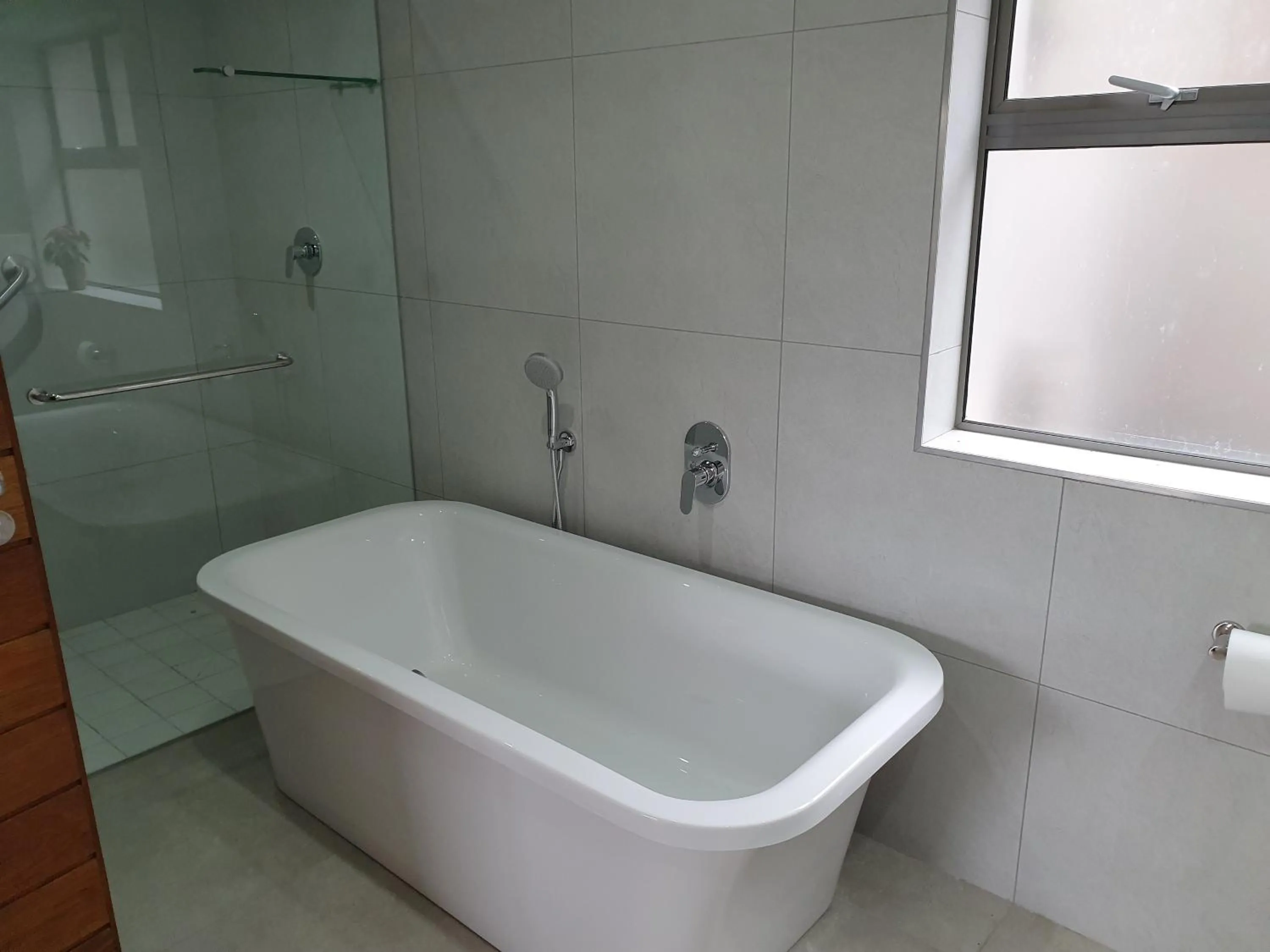 Bathroom in 5 On Lindsay