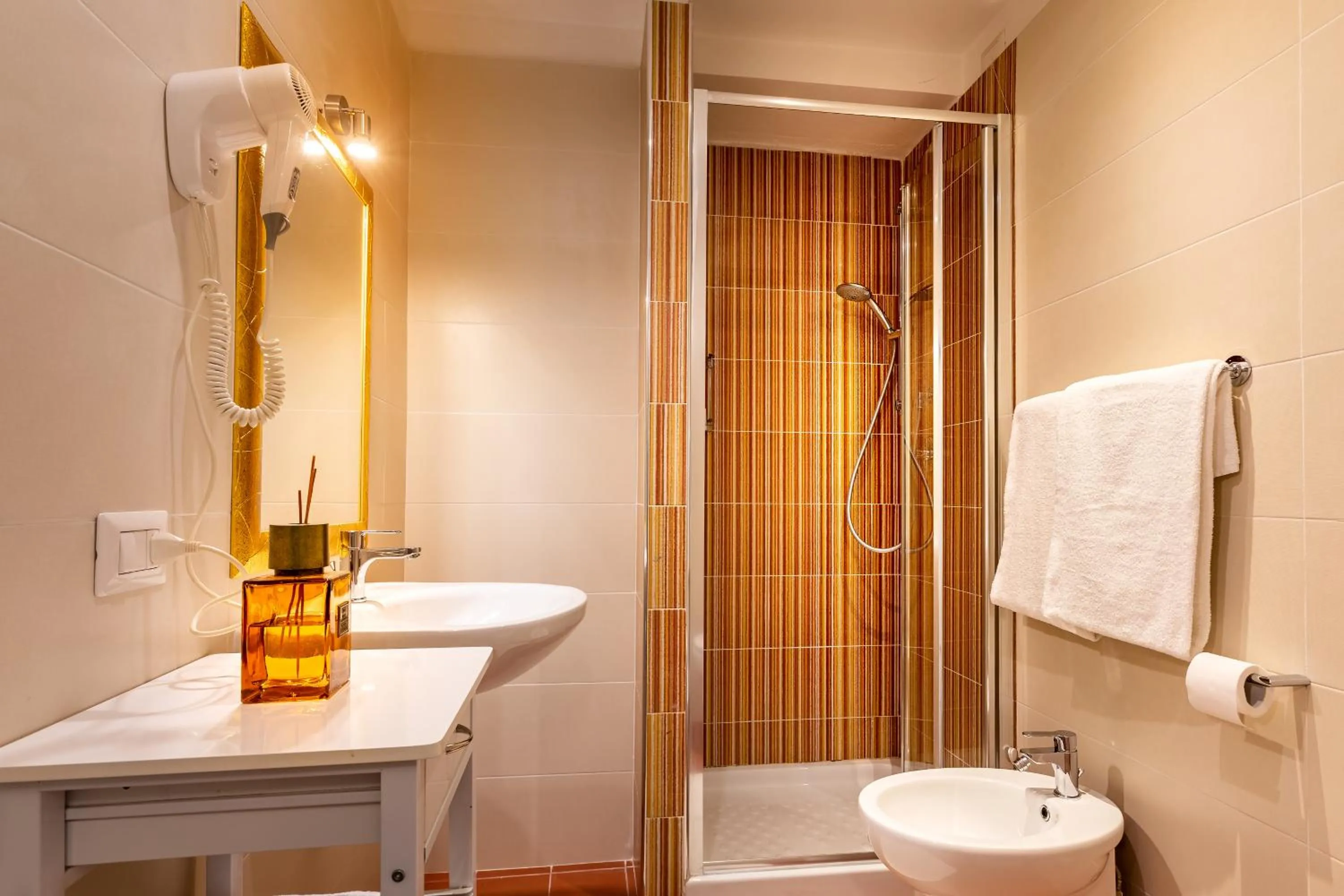 Shower in Marlin Rooms