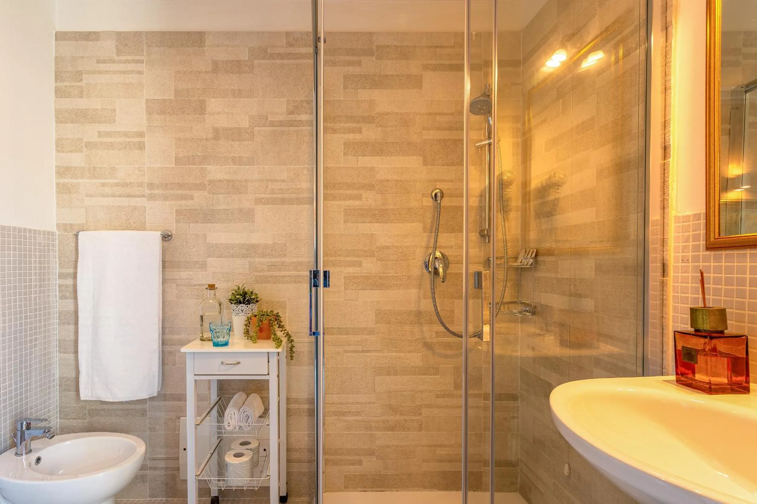 Shower in Marlin Rooms