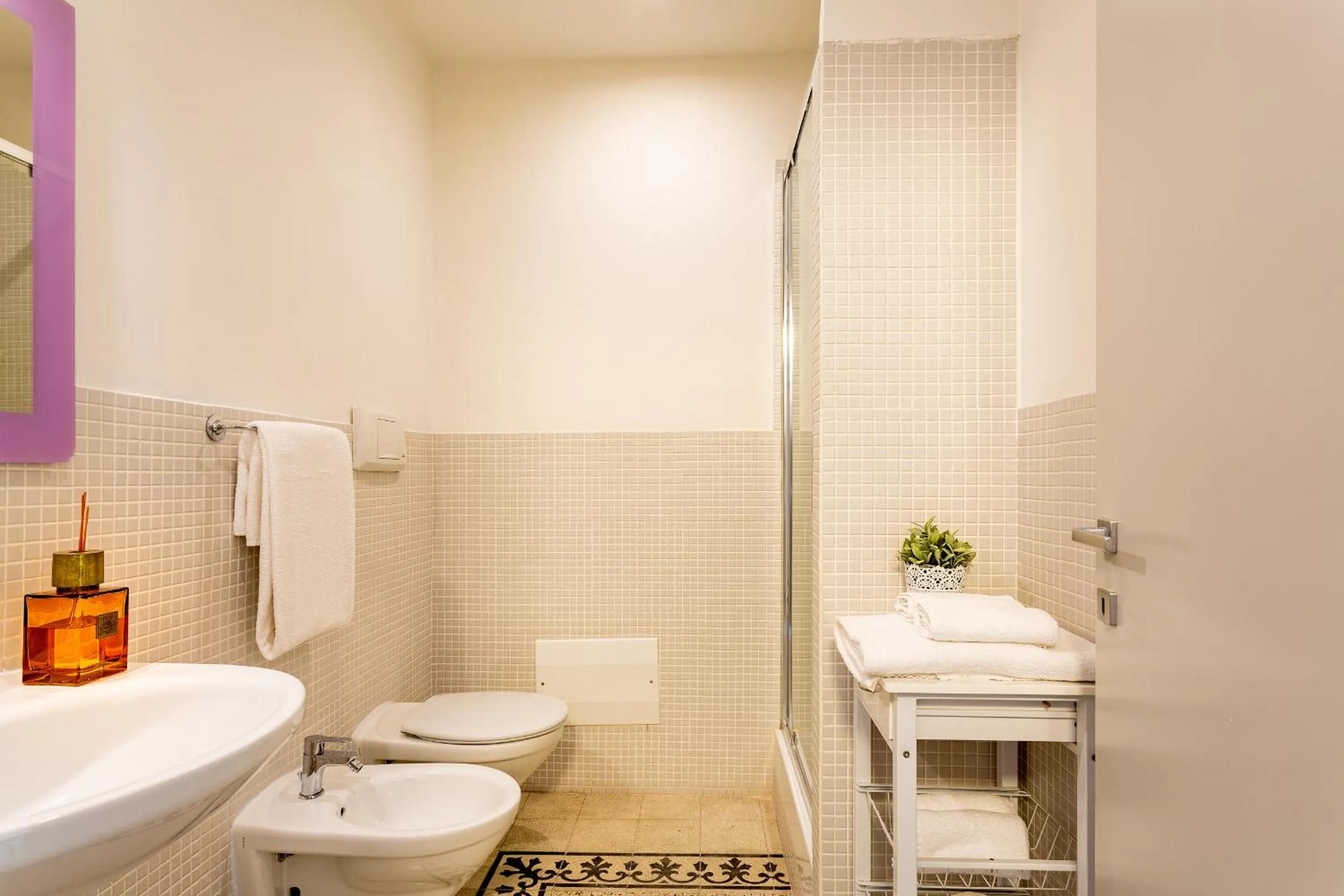 Bathroom in Marlin Rooms