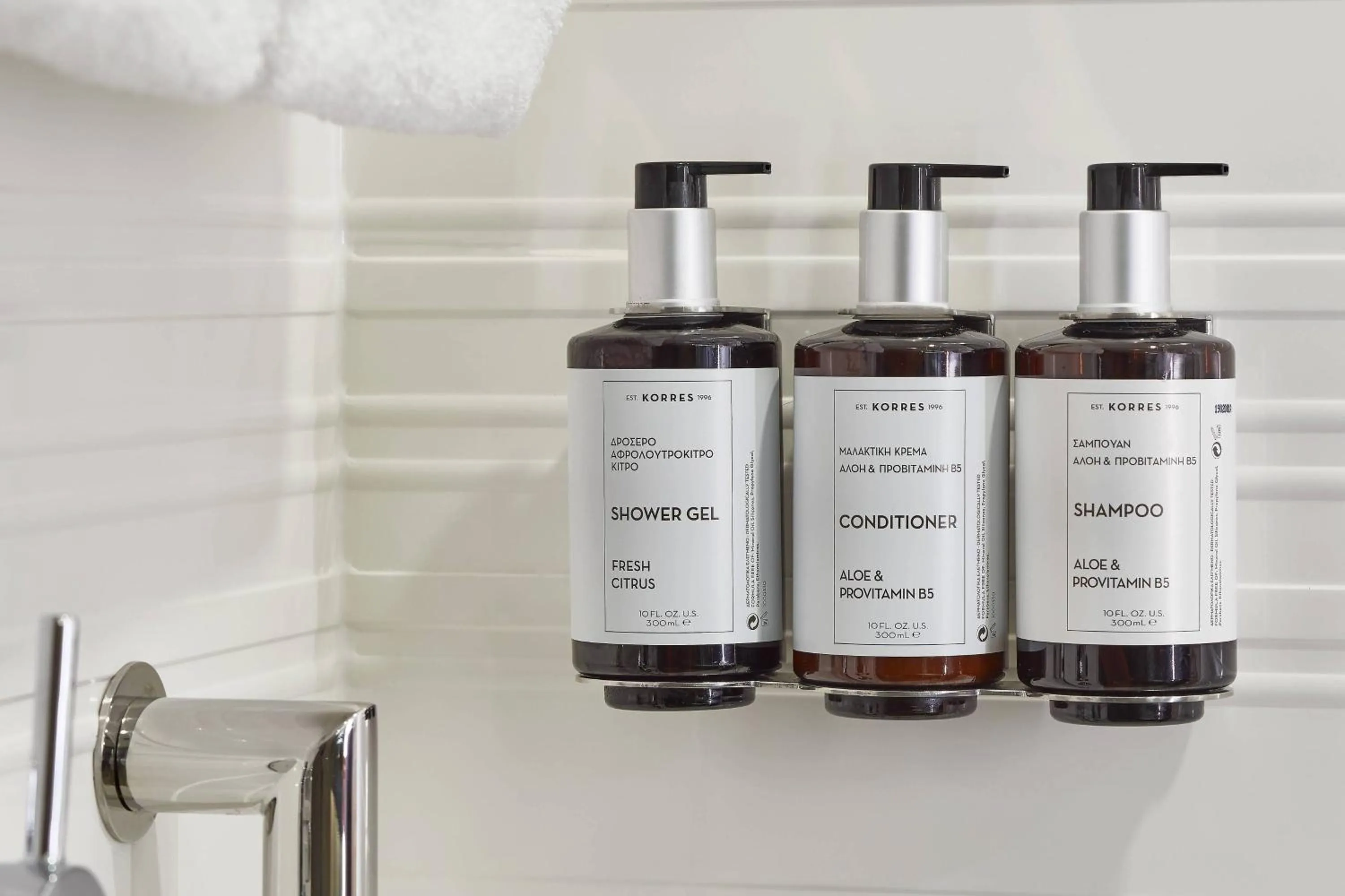 Bathroom in AC Hotel by Marriott Atlanta Airport Gateway