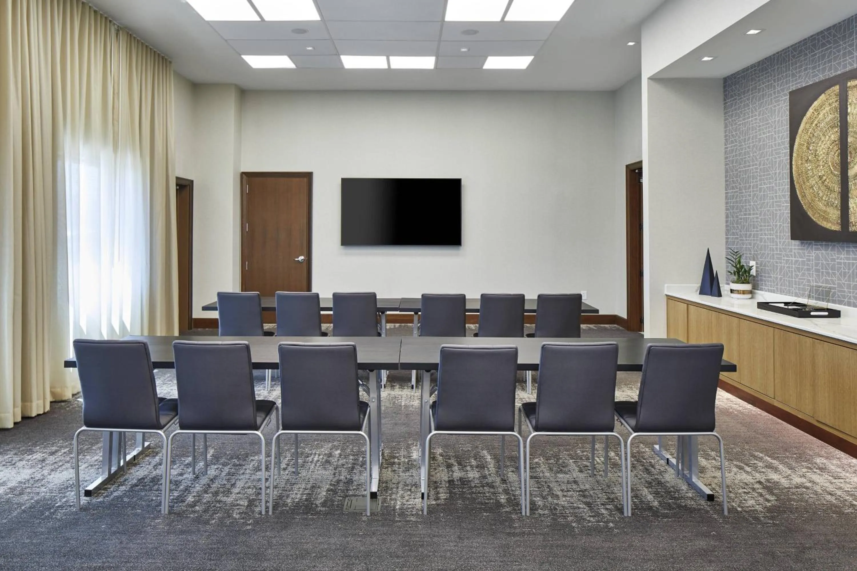 Meeting/conference room in AC Hotel by Marriott Atlanta Airport Gateway
