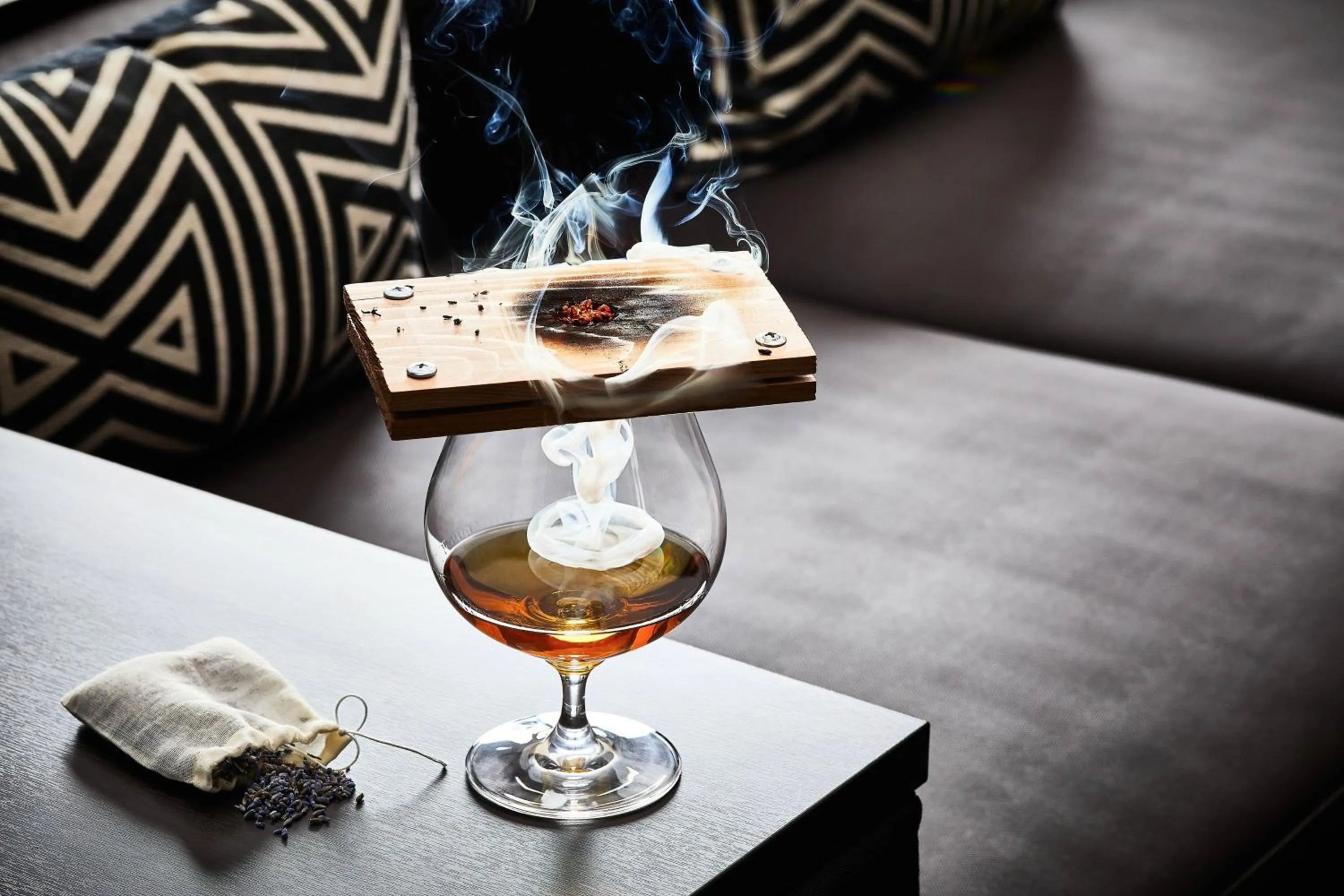 Lounge or bar in AC Hotel by Marriott Bridgewater