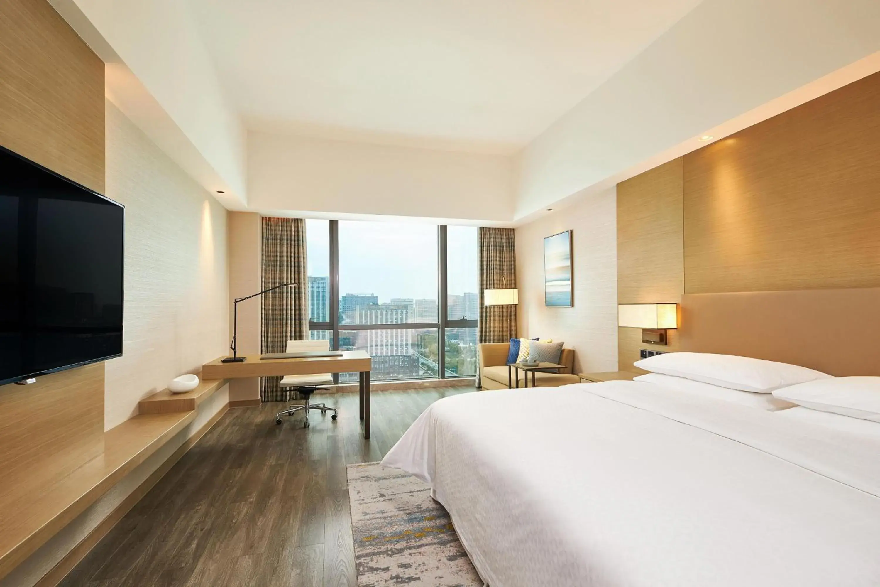 Executive level, Guest room, 1 King, River view in Four Points by Sheraton Jiaxing Executive level, Guest room, 1 King, River view in Four Points by Sheraton Jiaxing