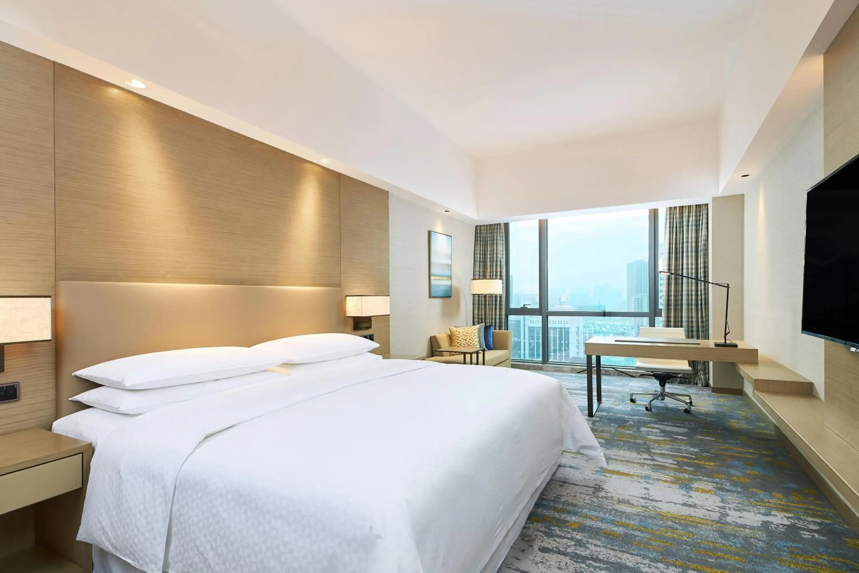 Deluxe Guest Room, 1 King, City View in Four Points by Sheraton Jiaxing Deluxe Guest Room, 1 King, City View in Four Points by Sheraton Jiaxing