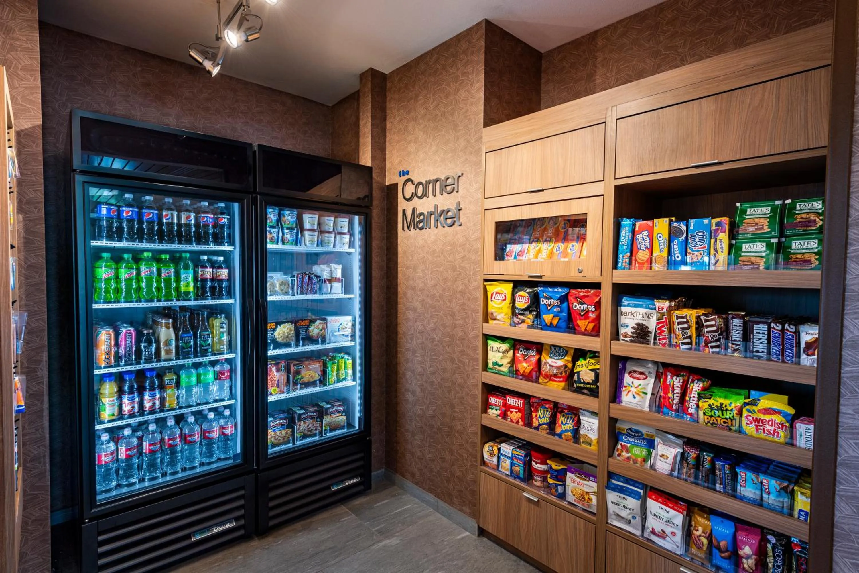 Food and drinks in Fairfield Inn & Suites by Marriott Phoenix West/Tolleson