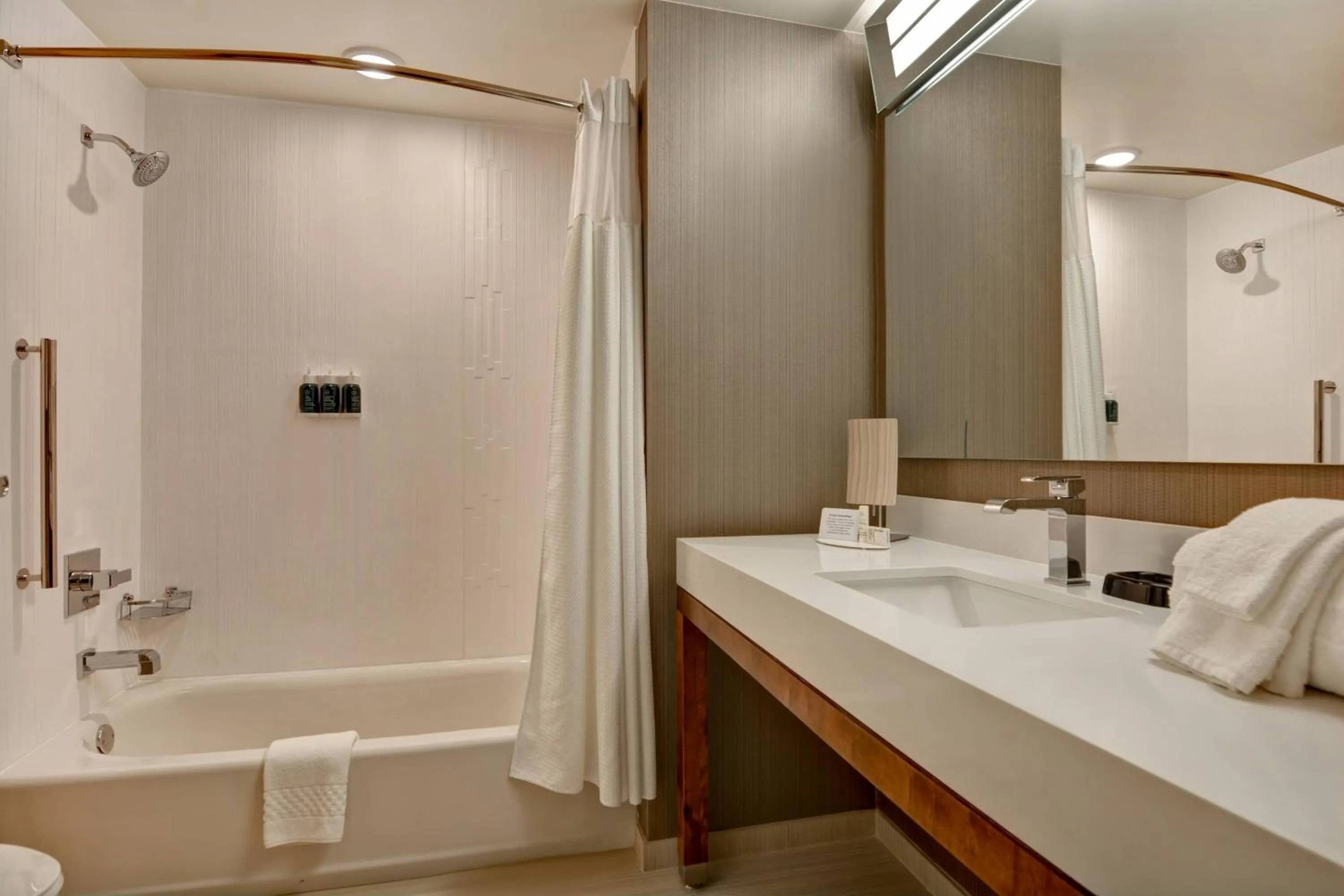 Bathroom in Courtyard by Marriott Bentonville Rogers Promenade