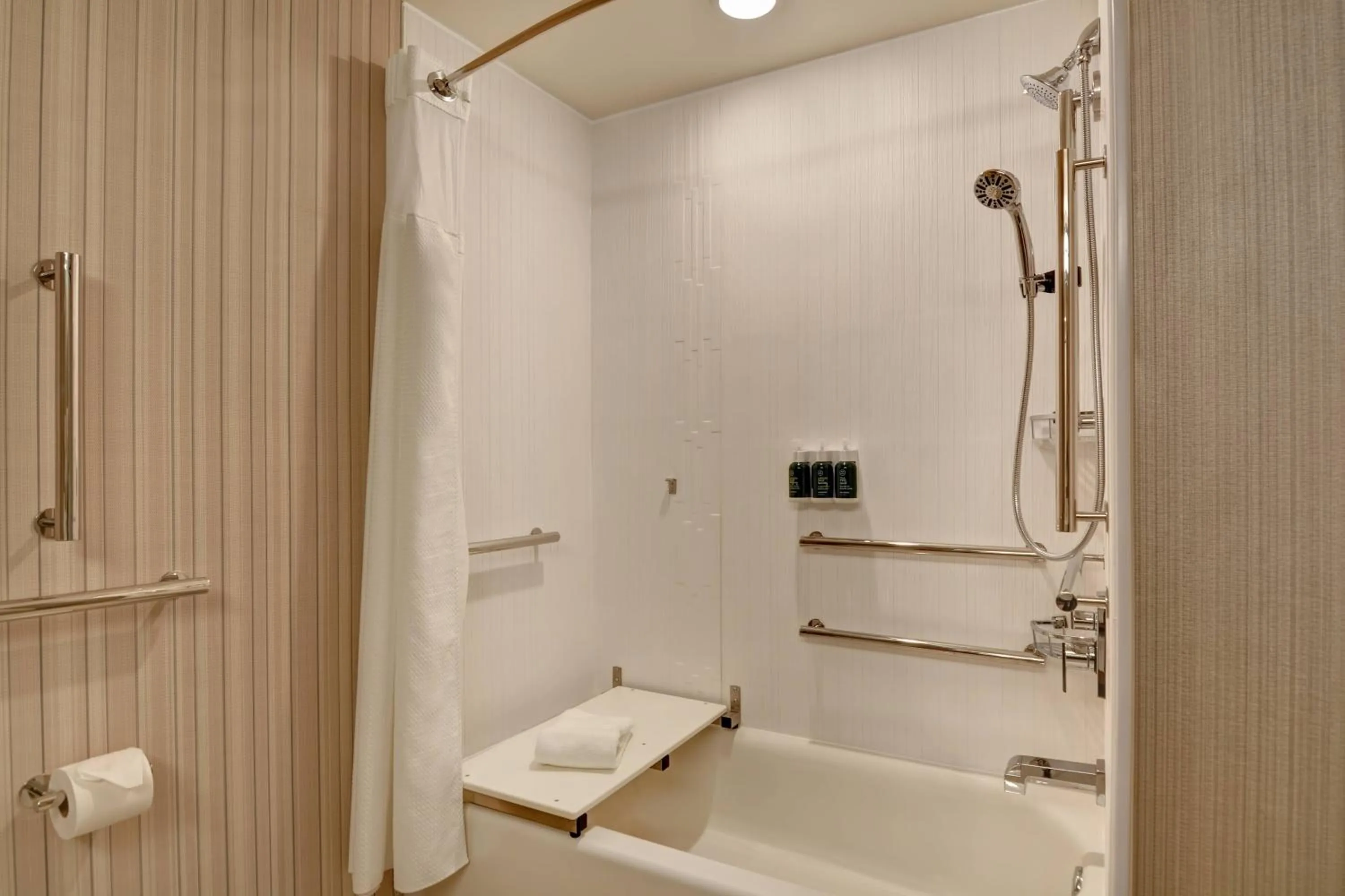 Bathroom in Courtyard by Marriott Bentonville Rogers Promenade