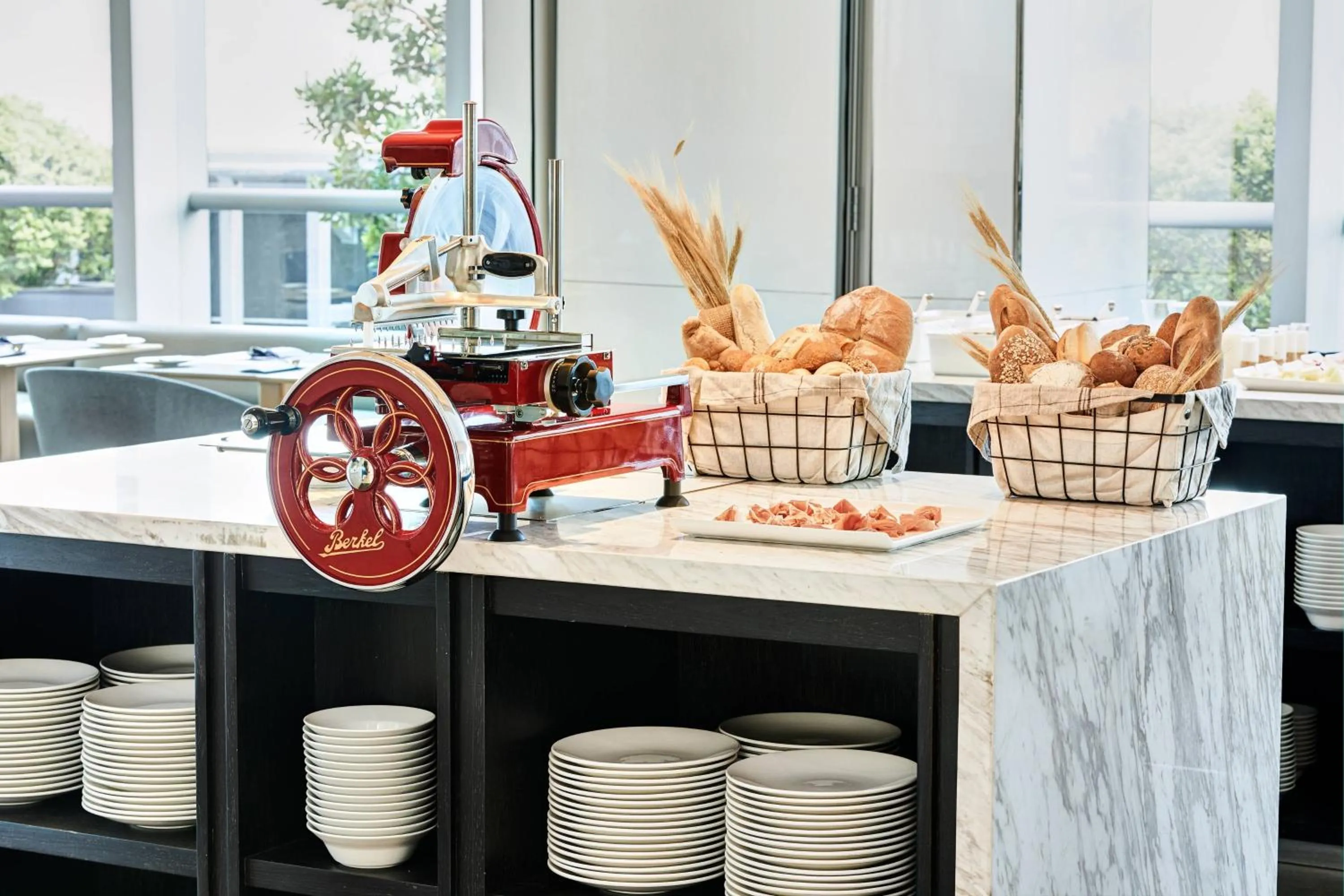 Kitchen or kitchenette in AC Hotel by Marriott Santiago Cenco Costanera