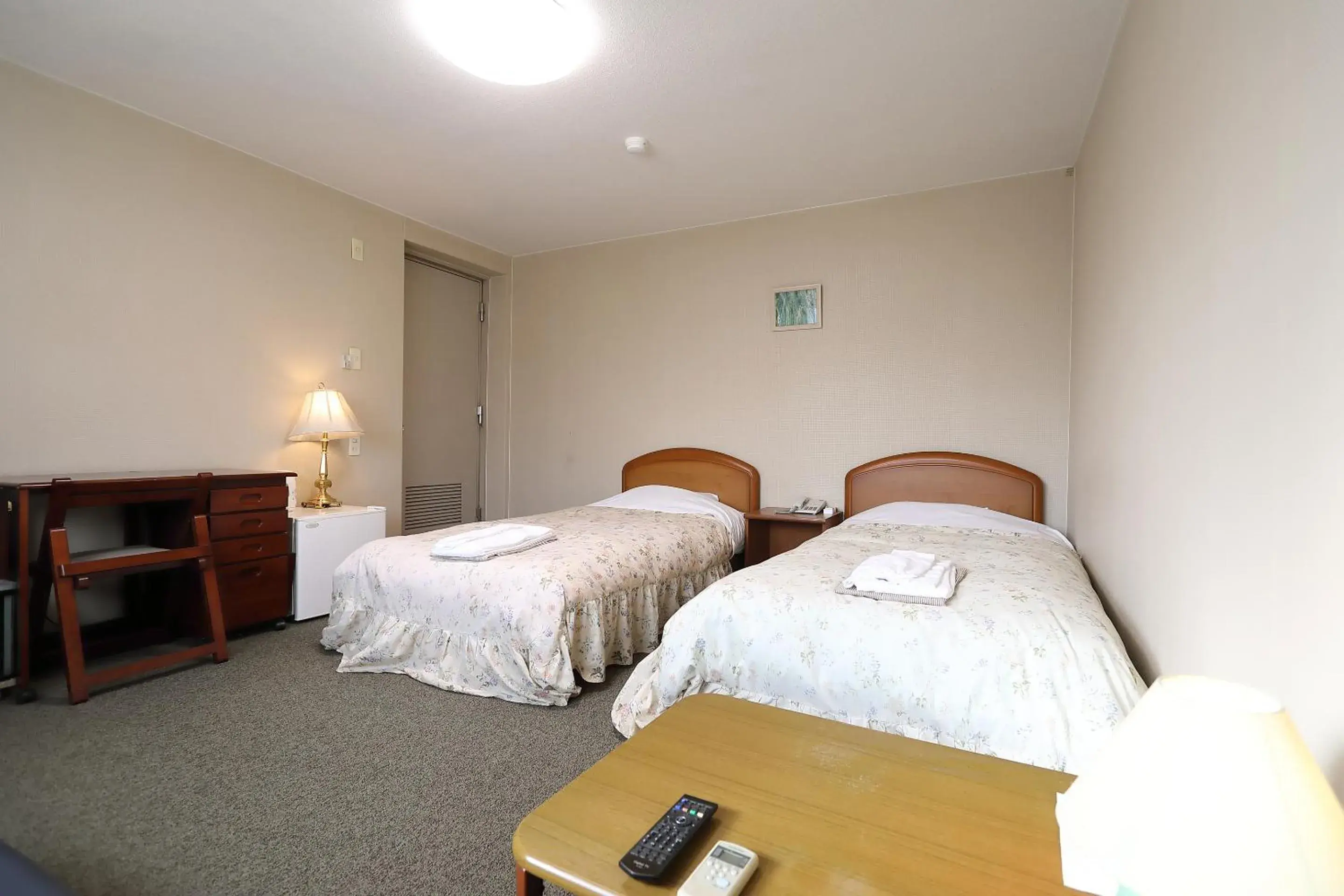 Twin Room with Shared Bathroom - single occupancy in Hotel Tensui Twin Room with Shared Bathroom - single occupancy in Hotel Tensui