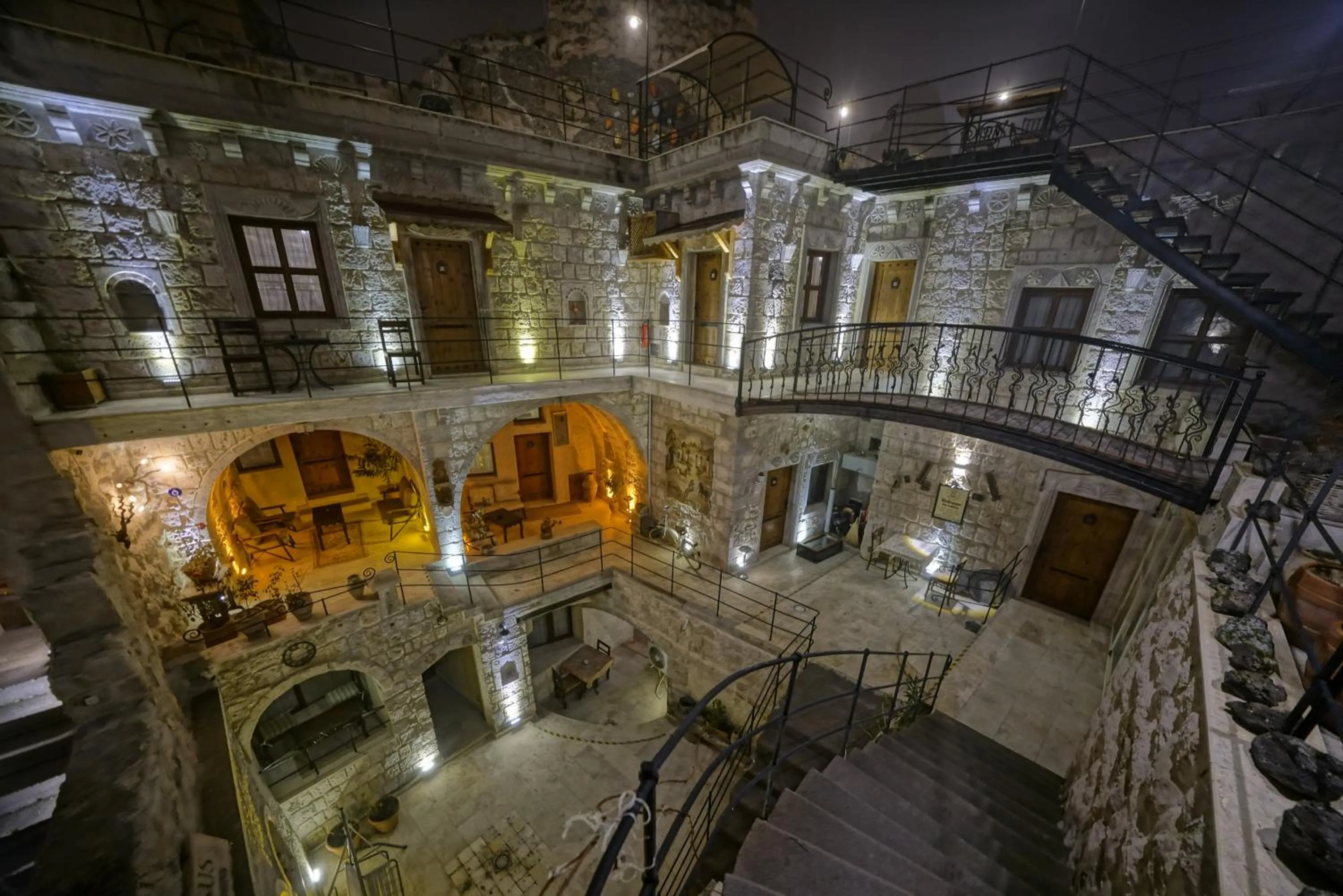 Property building in Risus Cave Suites