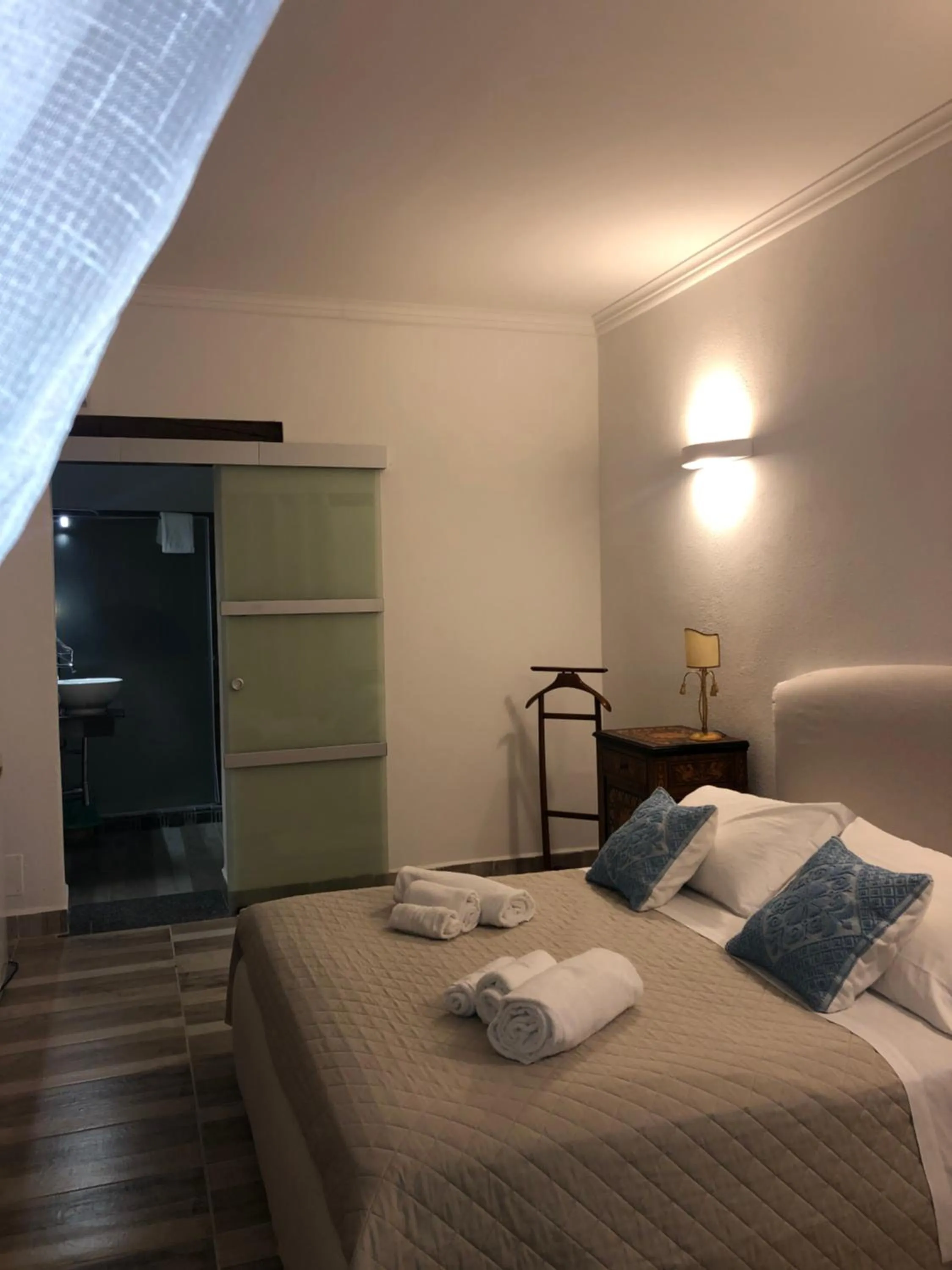 Bedroom, Bed in Villa Neptunus