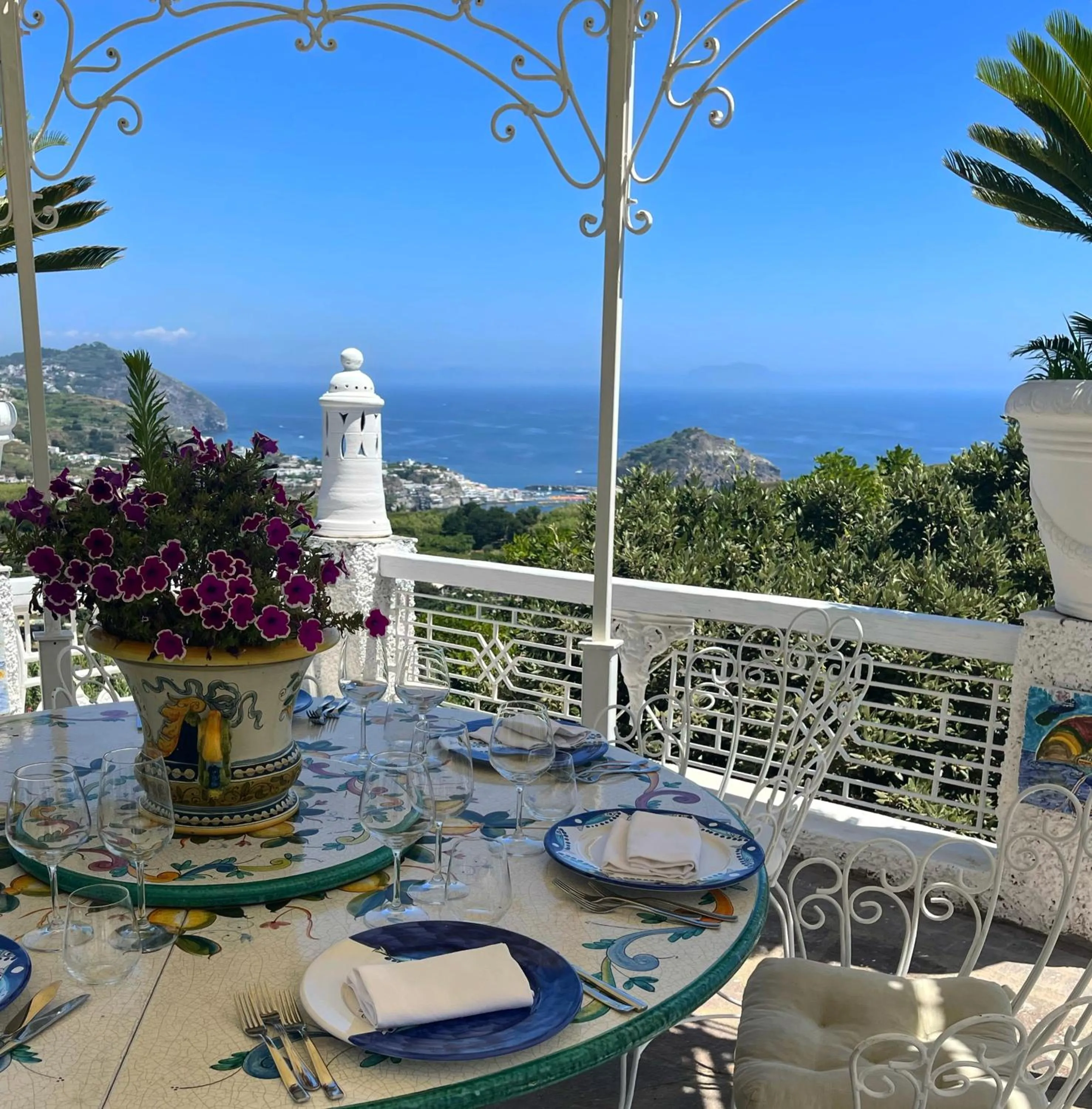 Restaurant/places to eat in Villa Neptunus