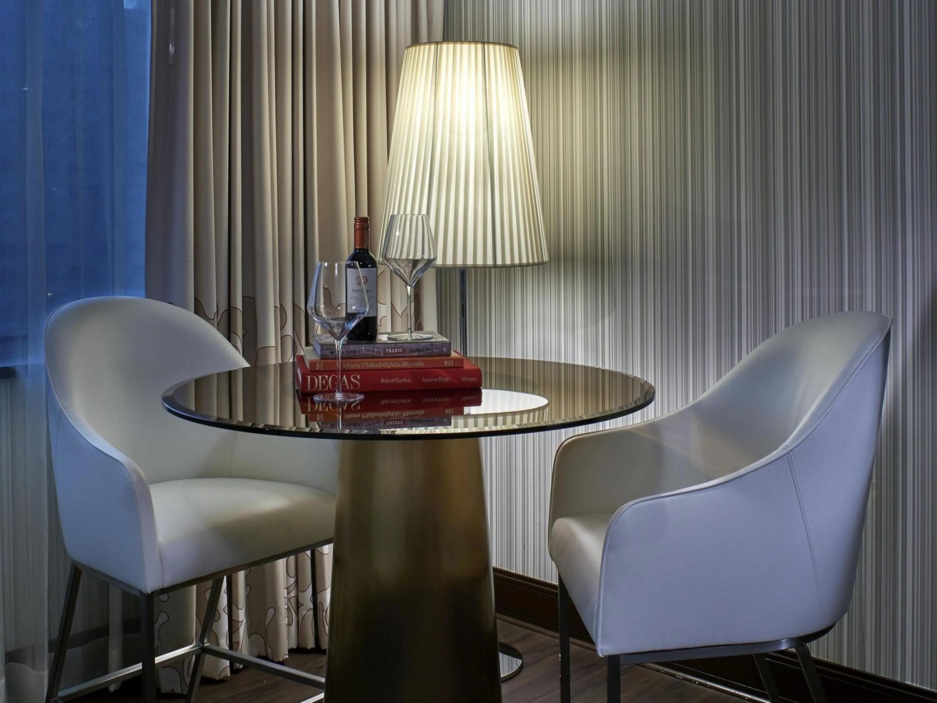 Bedroom in Sofitel Philadelphia at Rittenhouse Square