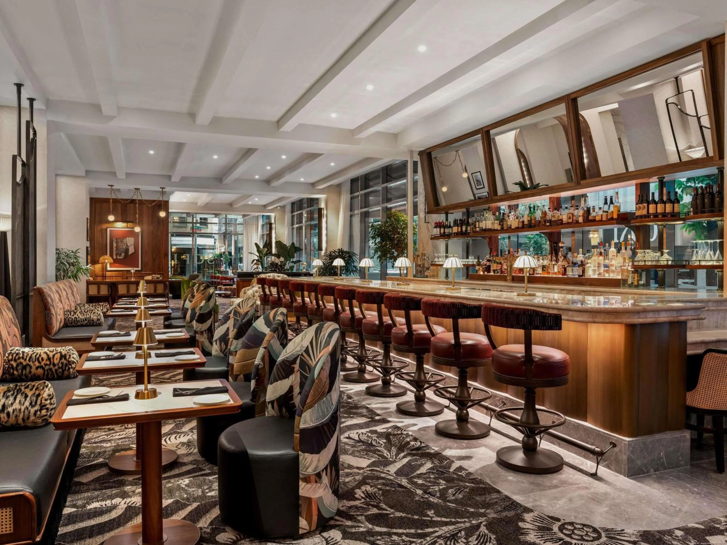 Lounge or bar in Sofitel Philadelphia at Rittenhouse Square