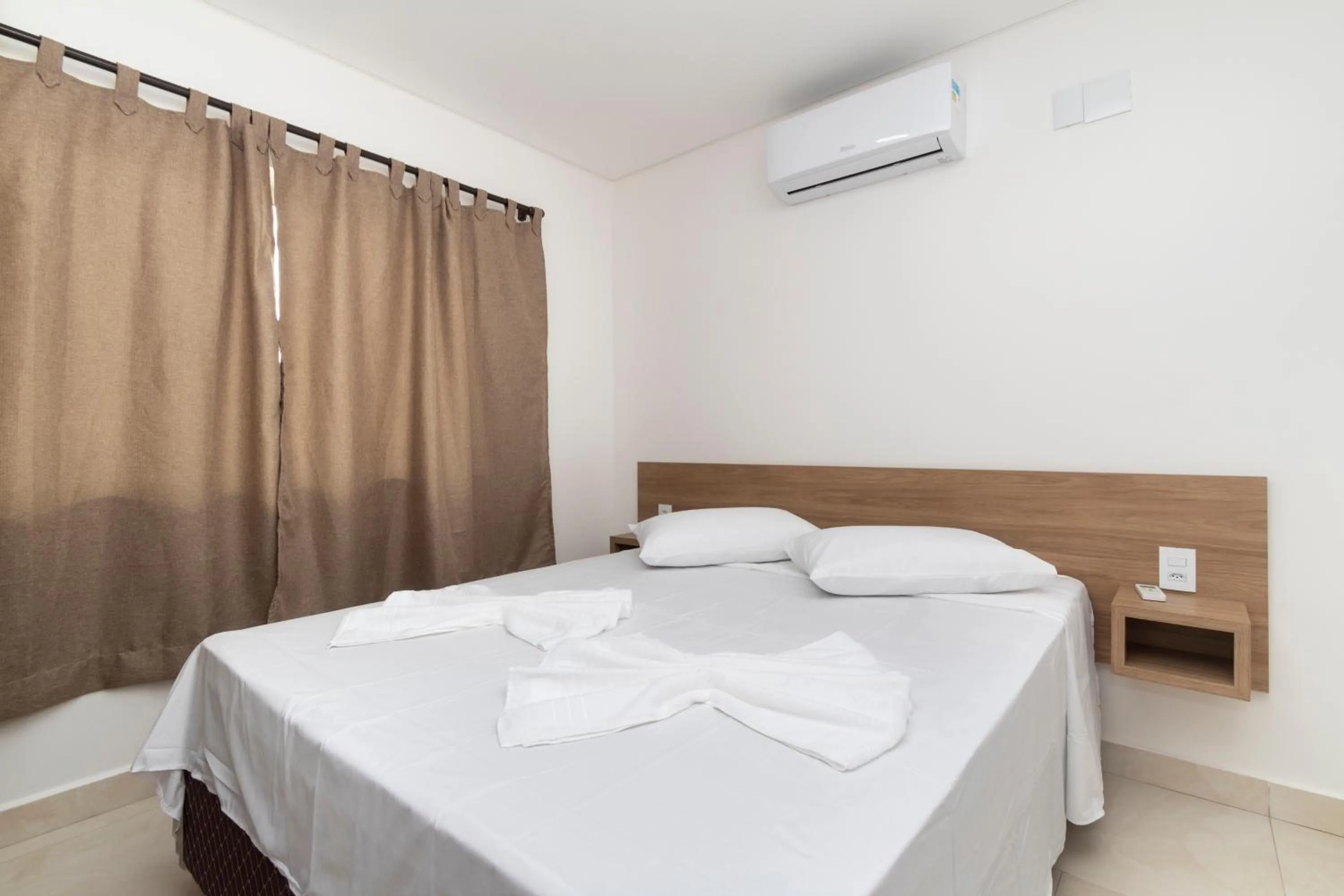 Photo of the whole room, Bed in Apart Hotel Canto Grande