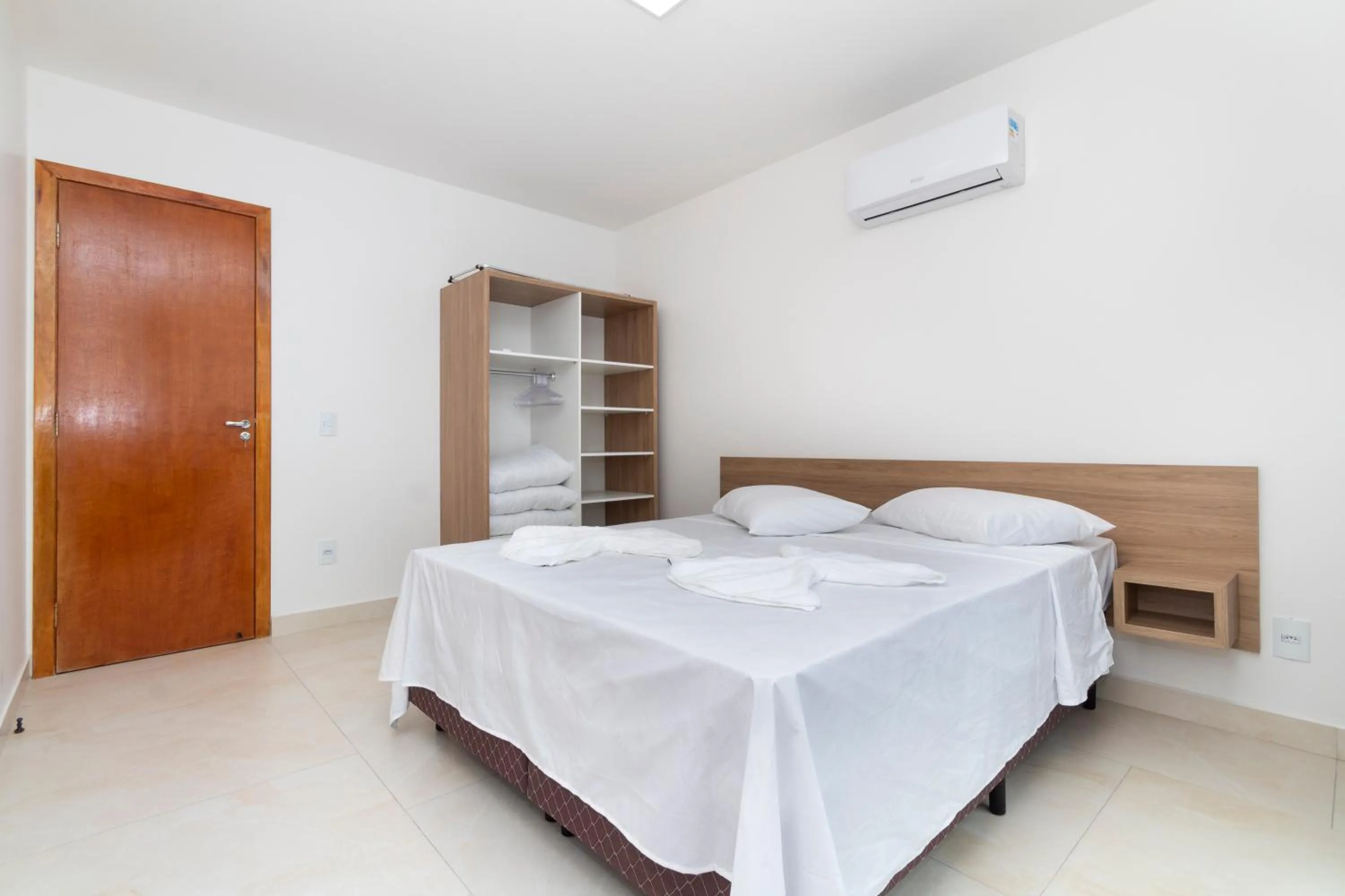 Photo of the whole room, Bed in Apart Hotel Canto Grande