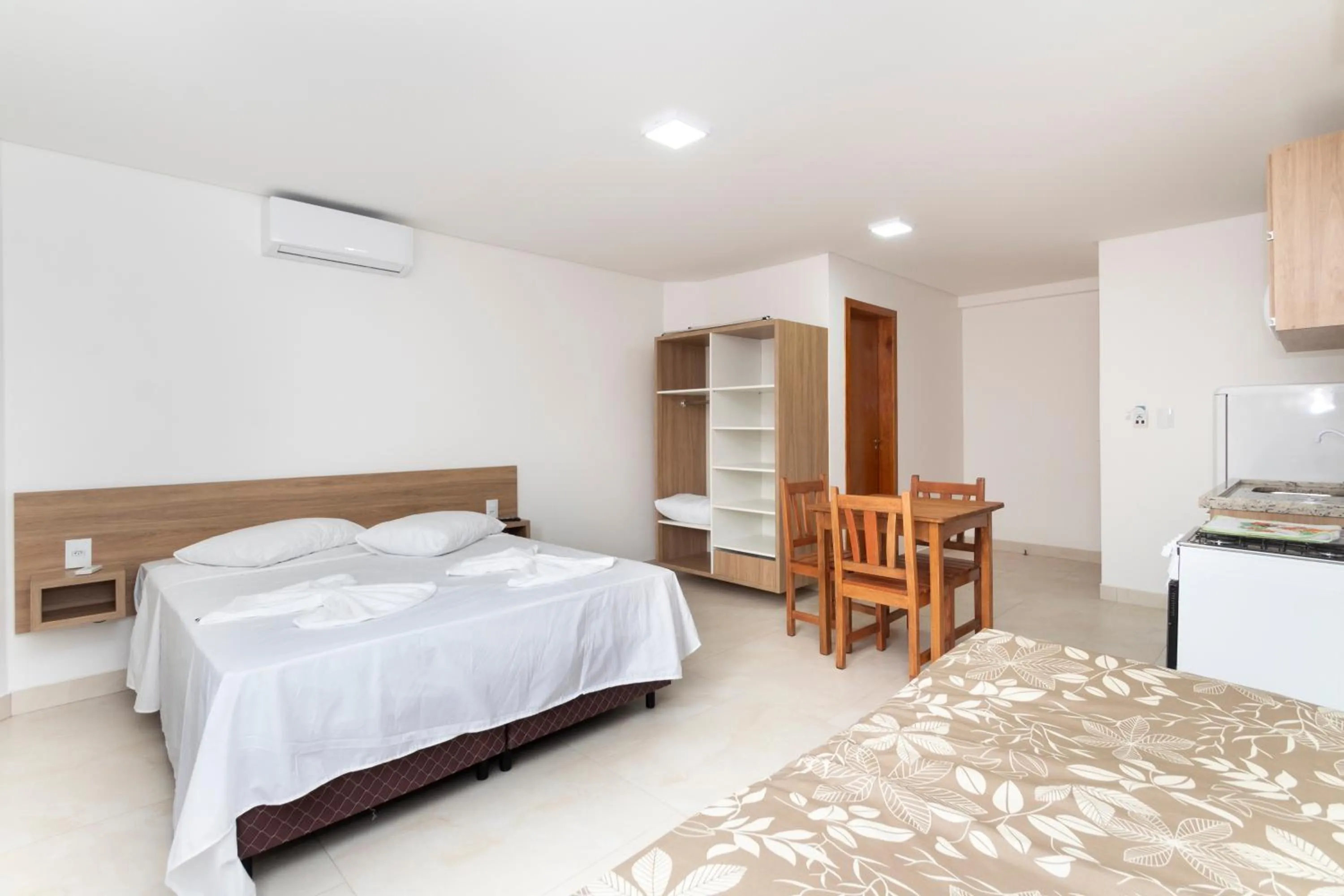 Photo of the whole room, Bed in Apart Hotel Canto Grande