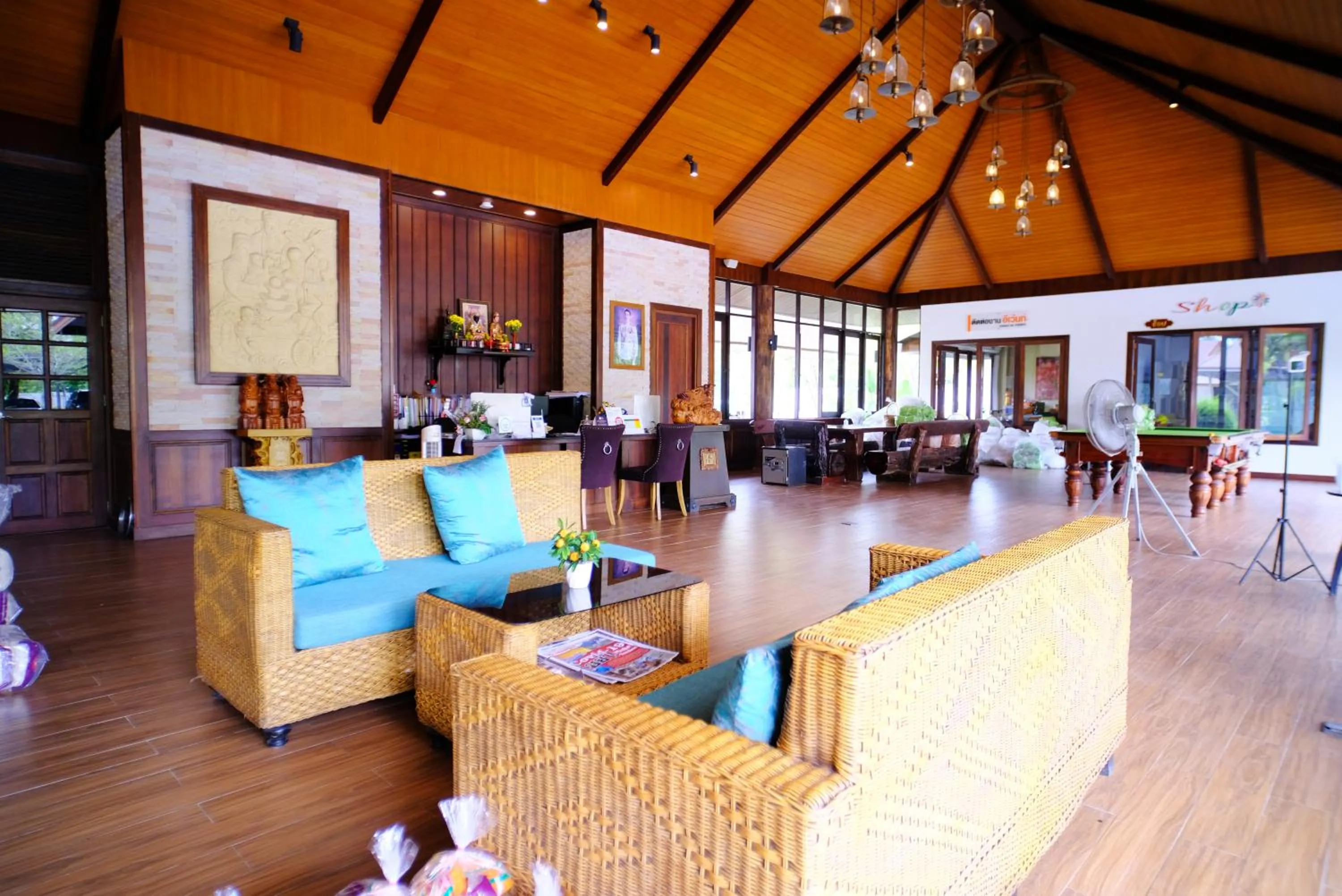 Lobby or reception in Rnana Grand