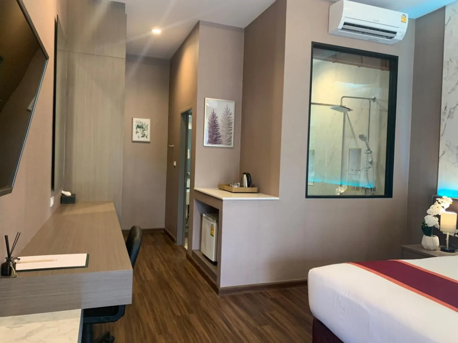 Communal lounge/ TV room, Bed in Rnana Grand