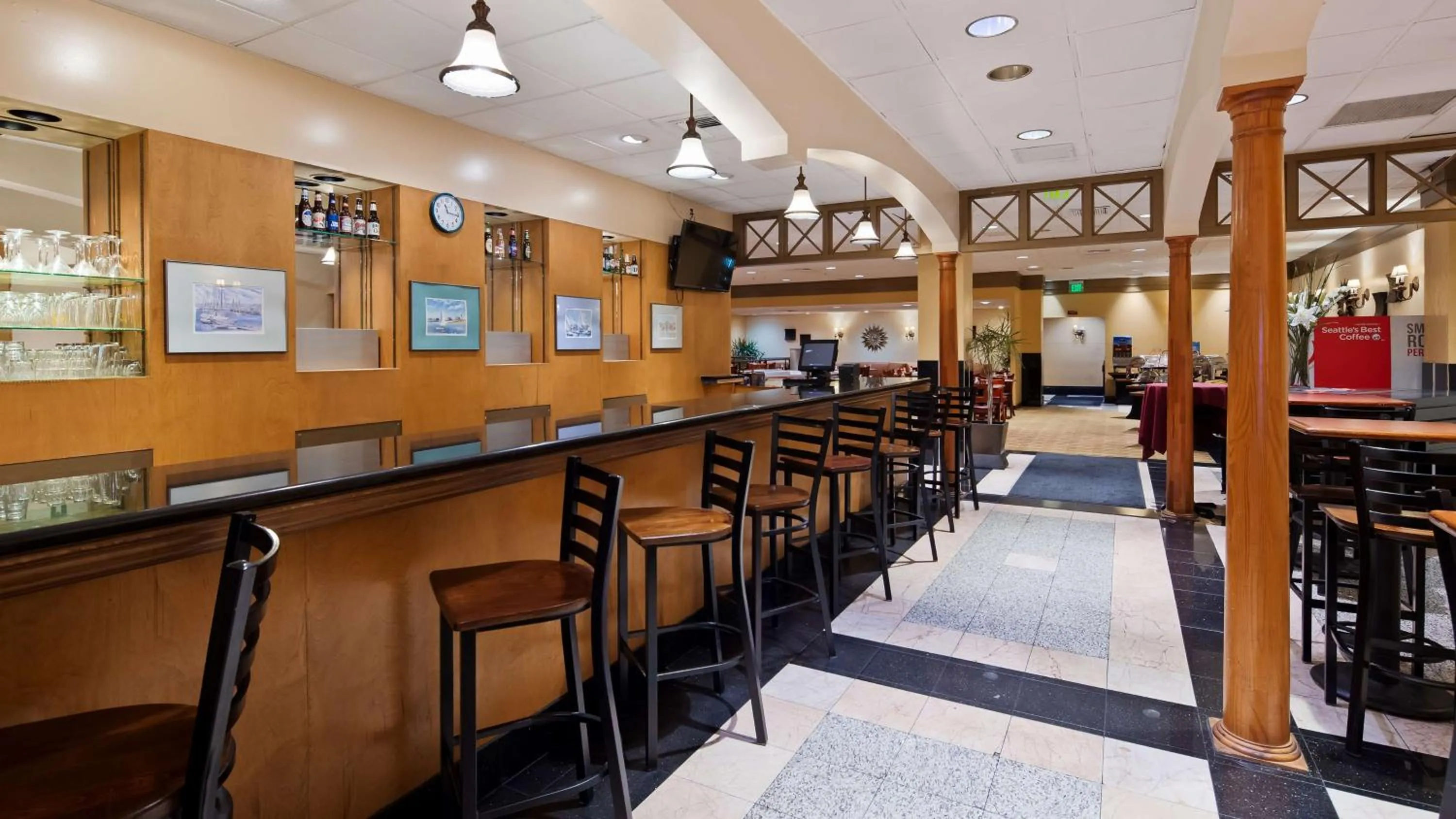 Restaurant/places to eat in Best Western Plus Hotel & Conference Center